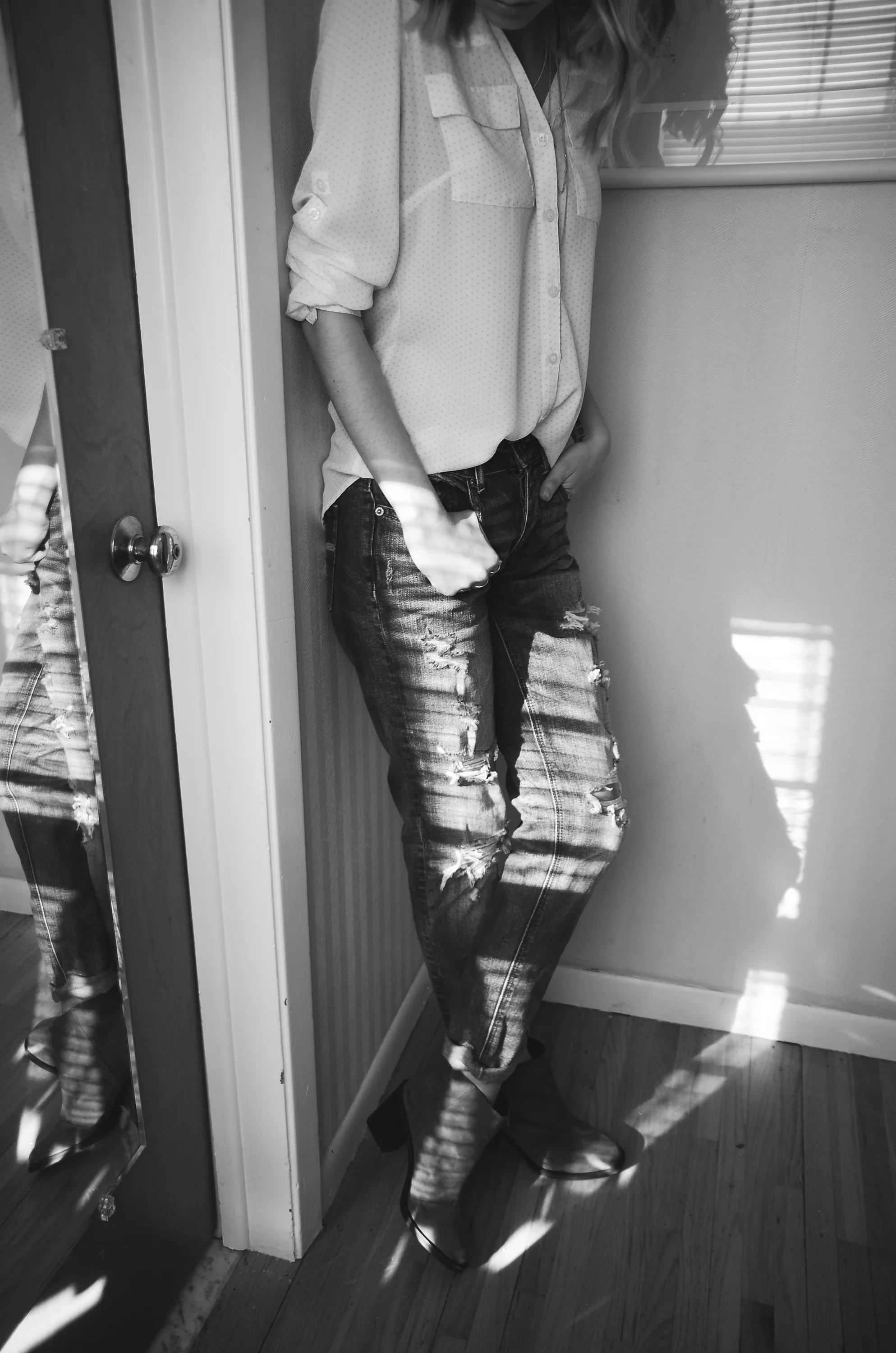The AE Tomgirl jeans in action! Also. Yes. I did have cold ankles today.