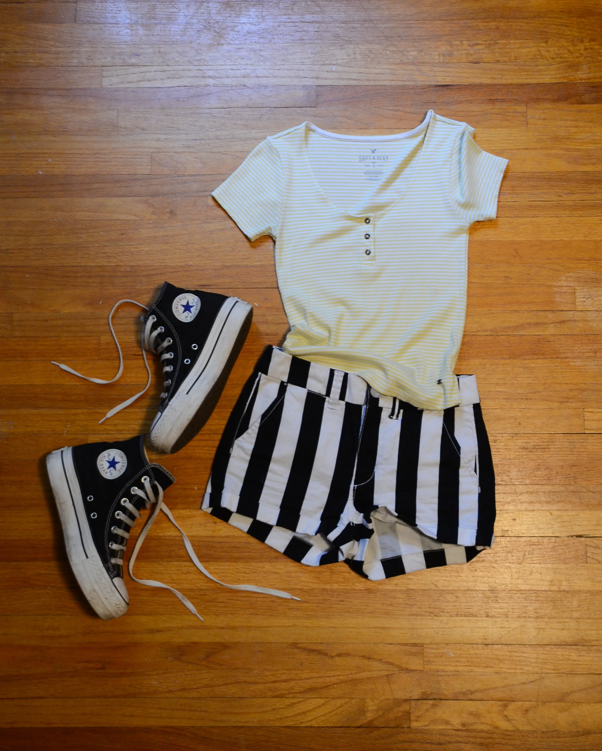 Stripes AND stripes? You bet. It helps that the stripes are going in different directions and are exceedingly different in size. 