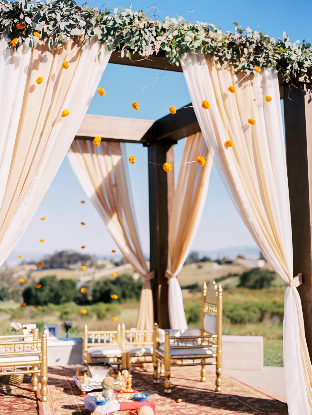 Danielle Poff Photography
http://www.daniellepoff.com