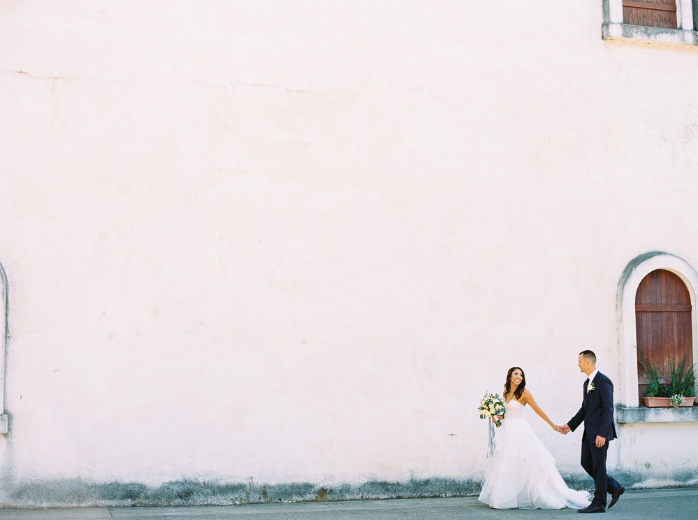 Livermore Wedding: Kayla + John's Romantic Wente Vineyards Wedding //