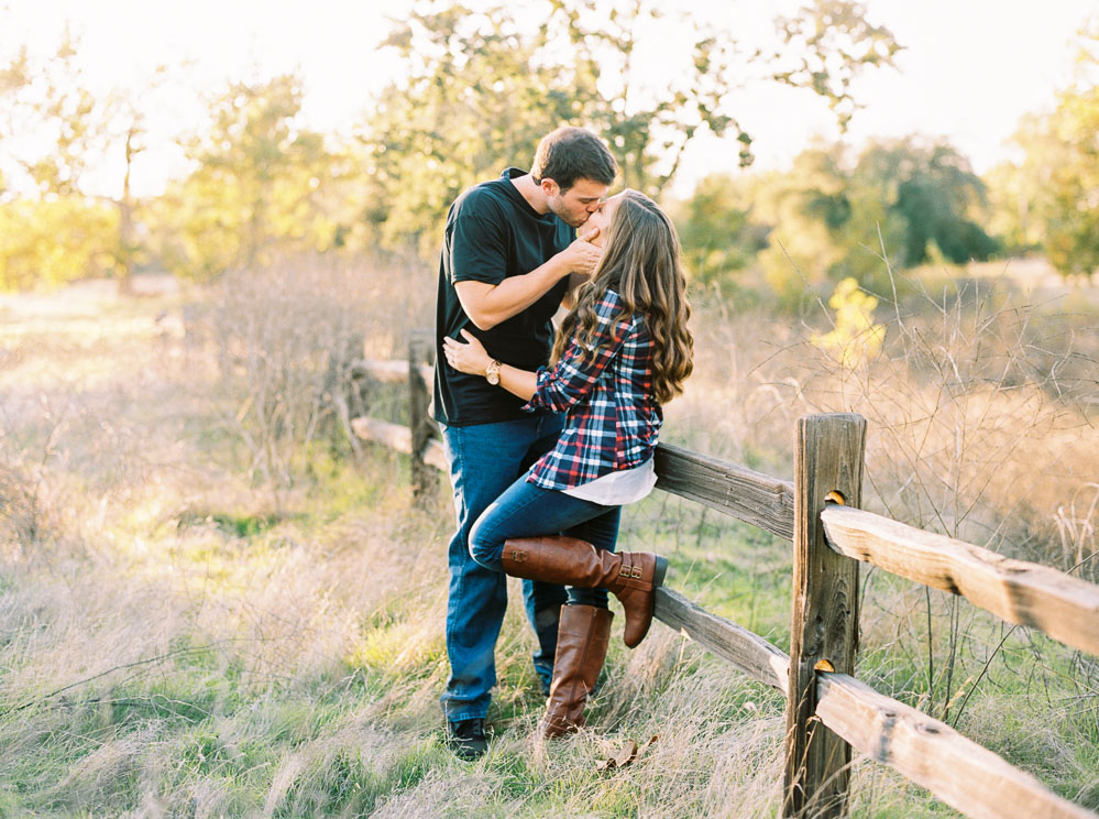 Danielle Poff Photography 
http://www.daniellepoff.com