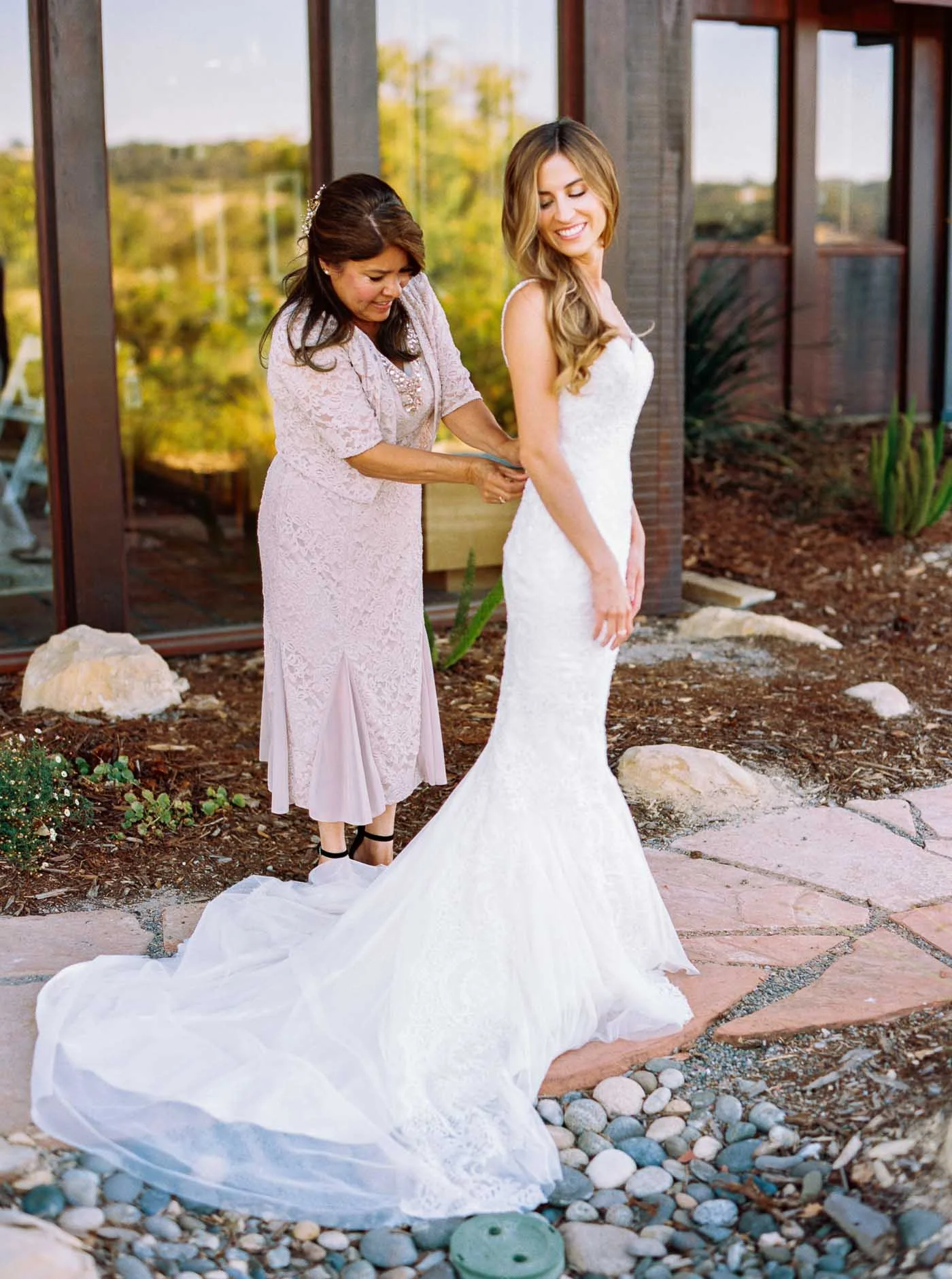Danielle Poff Photography 
http://www.daniellepoff.com