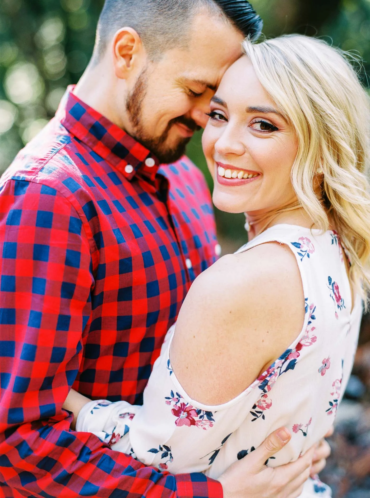 Danielle Poff Photography 
http://www.daniellepoff.com