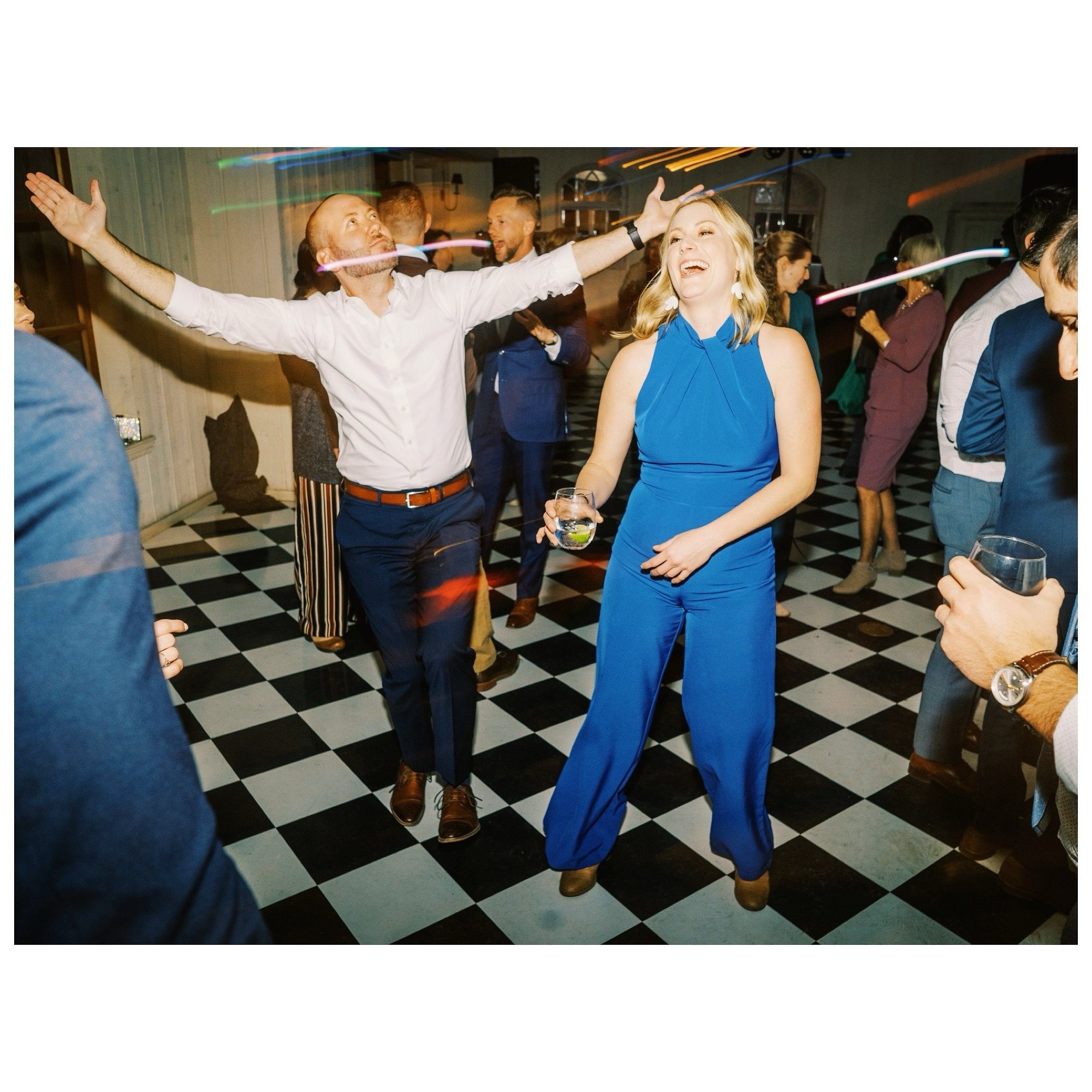 The dance party at weddings is one of my favorite parts of the day ✨