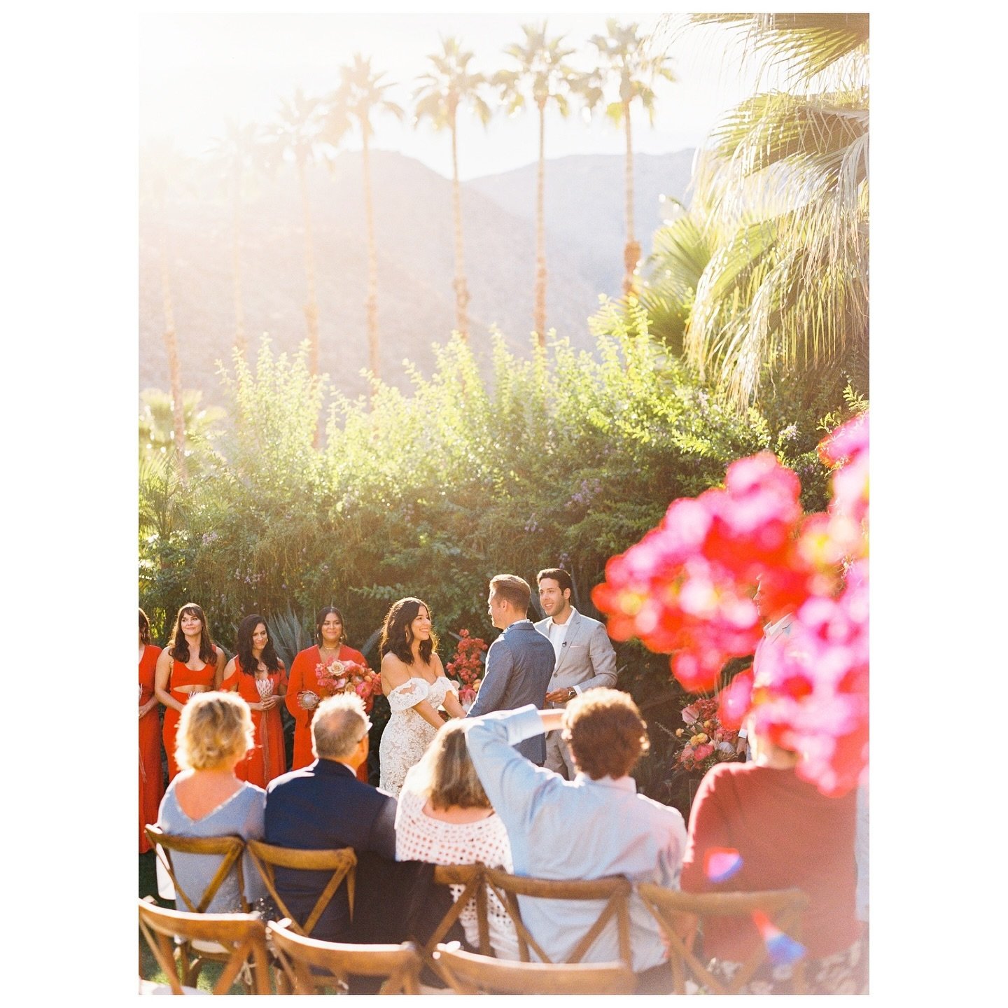 Alissa and Karl&rsquo;s Palm Springs wedding ceremony 🌸🌵 @bestdayeverfloraldesign @onedarlingday