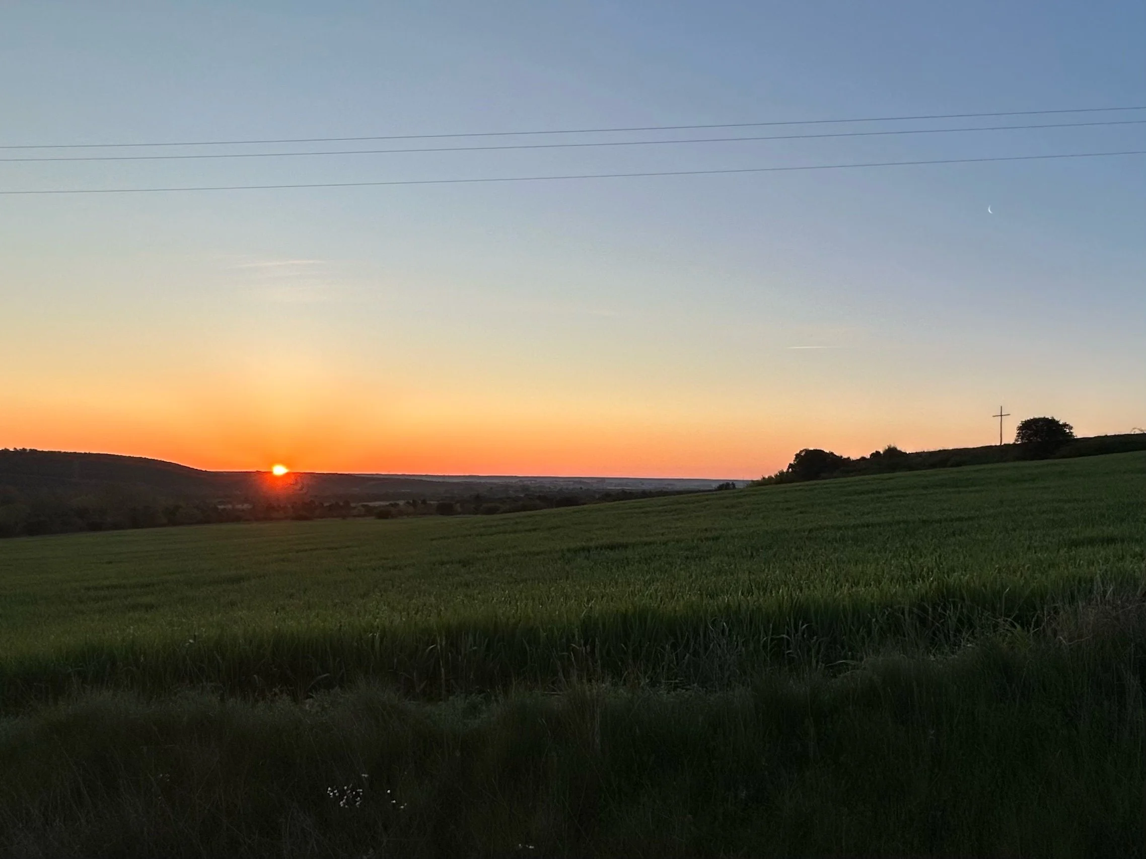 Labyrinth at dawn &amp; Painting with pigments
