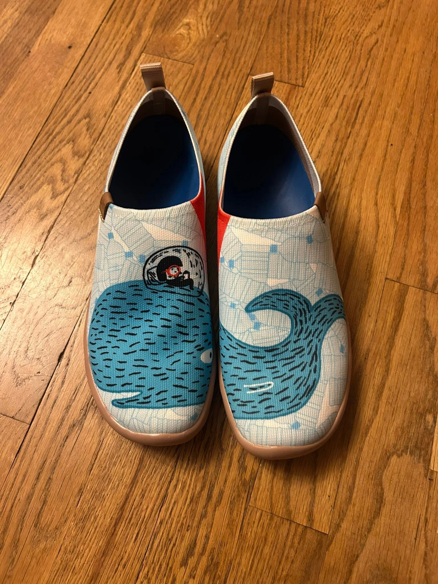 I&rsquo;m not normally much of a shoe person, but I must confess to being madly in love with this new pair of shoes! 🤪🐋😊 🐳