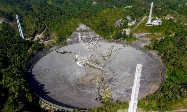 Giant Arecibo radio telescope collapses in Puerto Rico