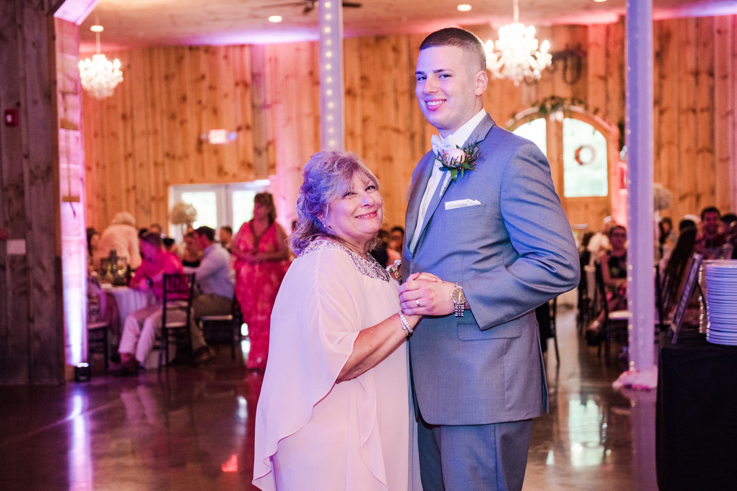 Wolf_Oak_Acres_Central_NY_Wedding_JILL_STUDIO_Rochester_NY_Photographer_DSC_8924.jpg