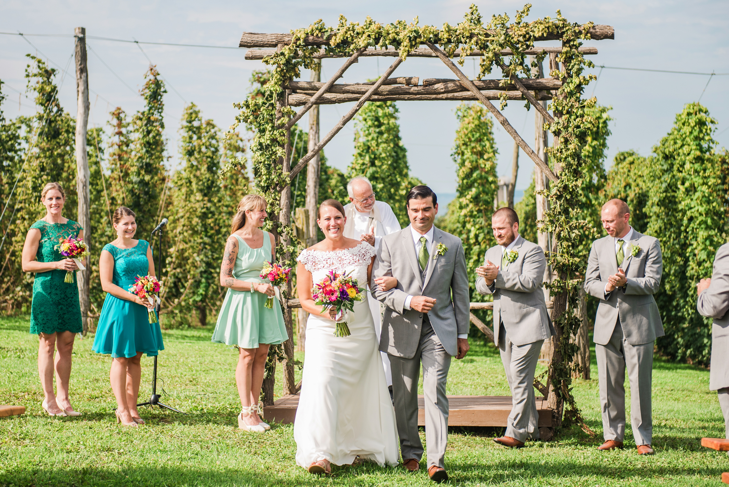 Climbing_Bines_Finger_Lakes_Wedding_JILL_STUDIO_Rochester_NY_Photographer_162559.jpg