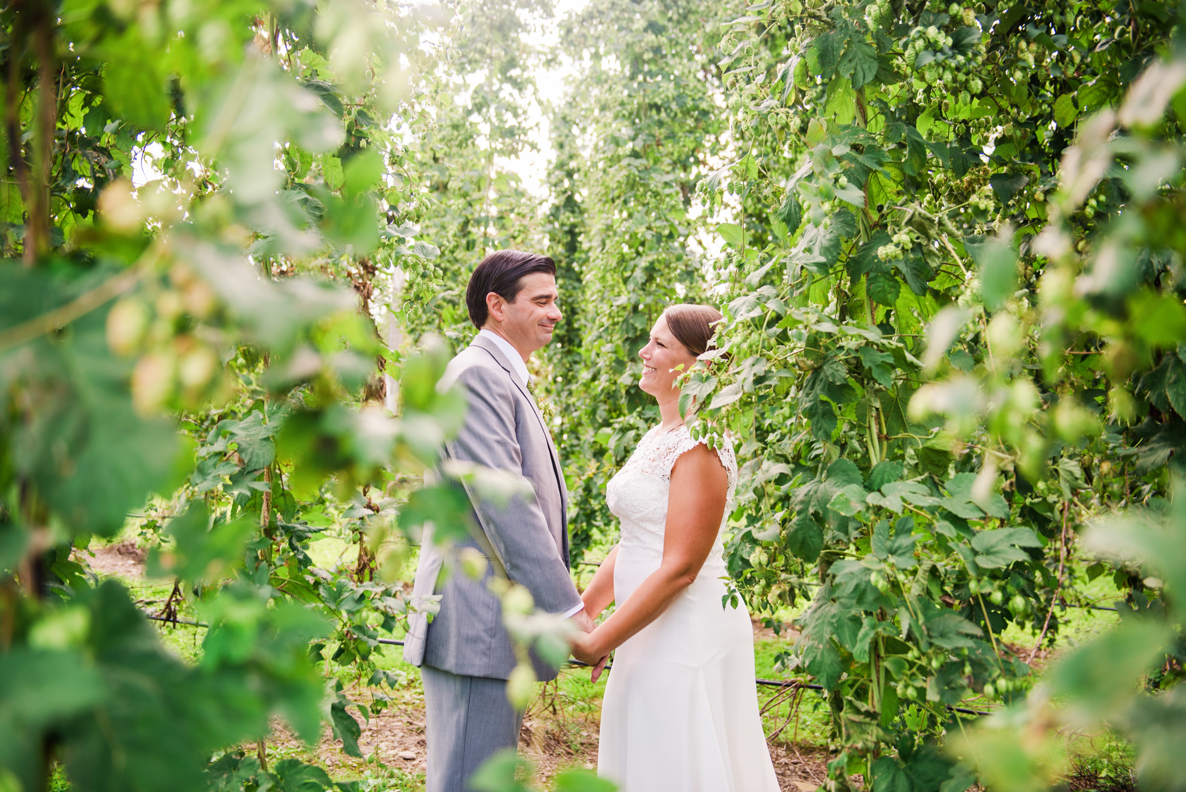 Climbing_Bines_Finger_Lakes_Wedding_JILL_STUDIO_Rochester_NY_Photographer_165939.jpg