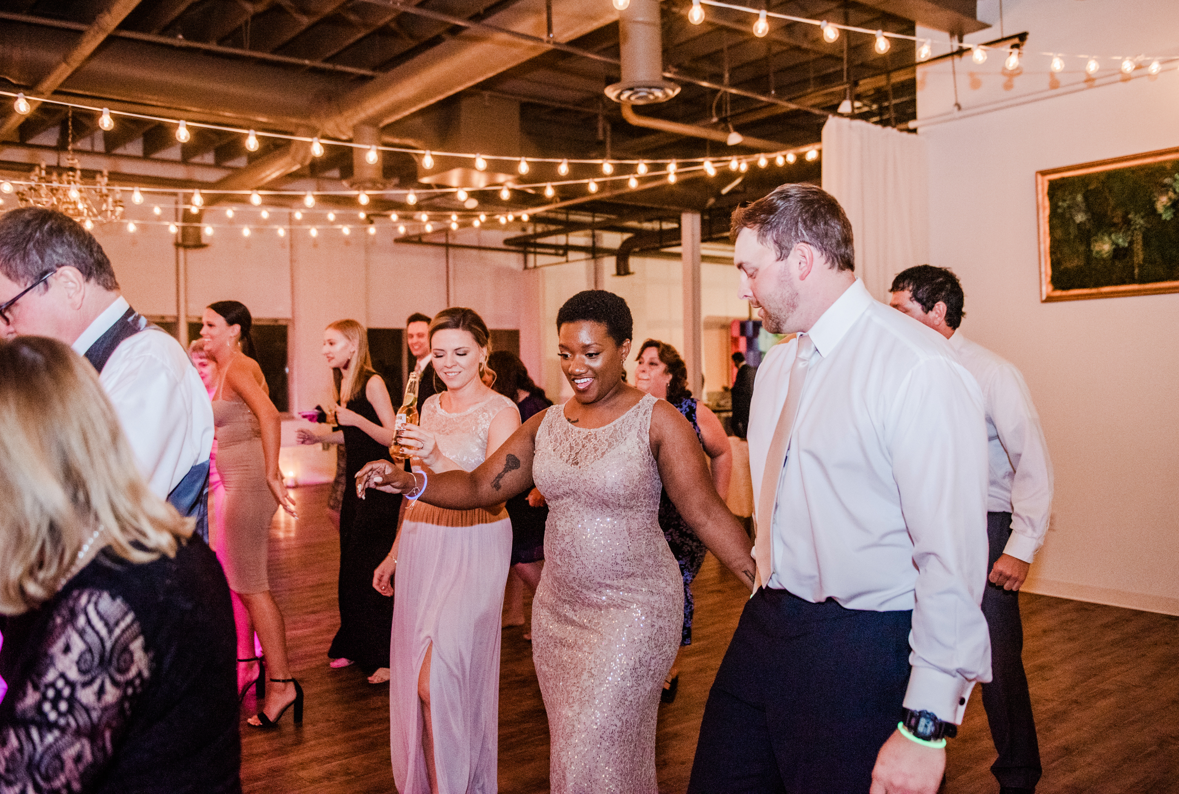 The_Arbor_LoftRochester_Wedding_JILL_STUDIO_Rochester_NY_Photographer_203014.jpg