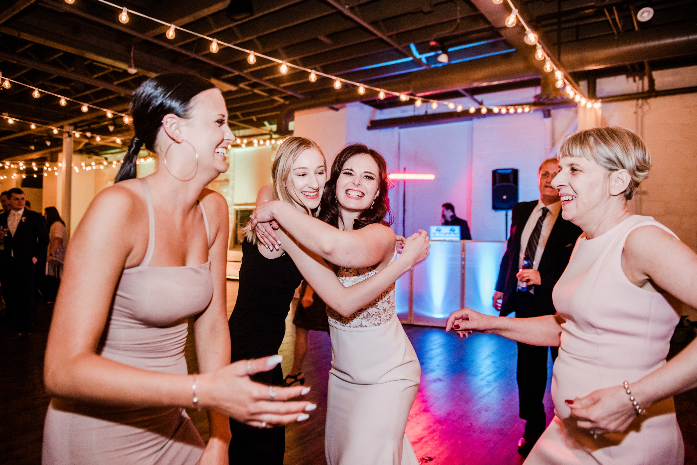 The_Arbor_LoftRochester_Wedding_JILL_STUDIO_Rochester_NY_Photographer_203539.jpg