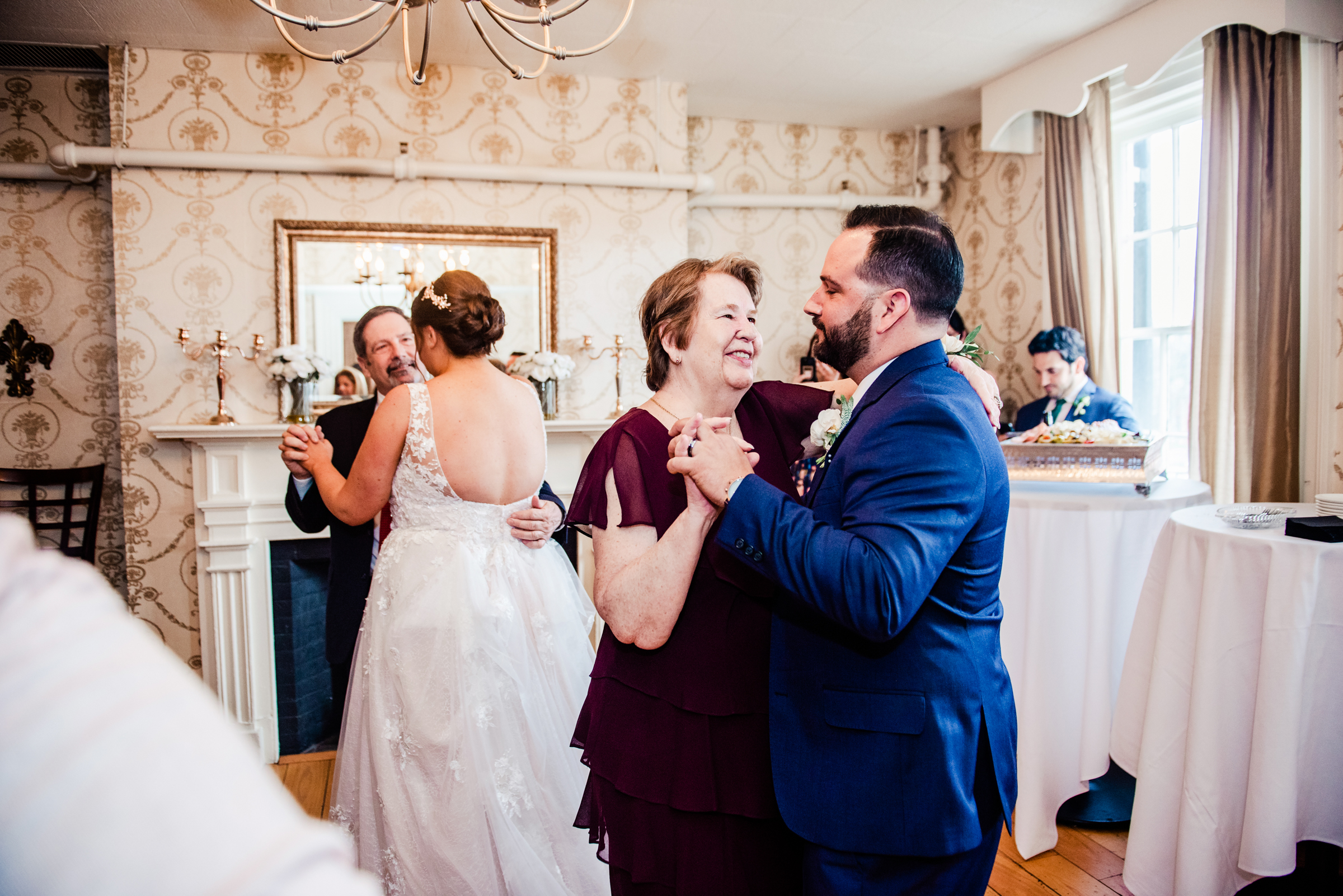 Village_of_Pittsford_Rochester_Wedding_JILL_STUDIO_Rochester_NY_Photographer_DSC_1907.jpg