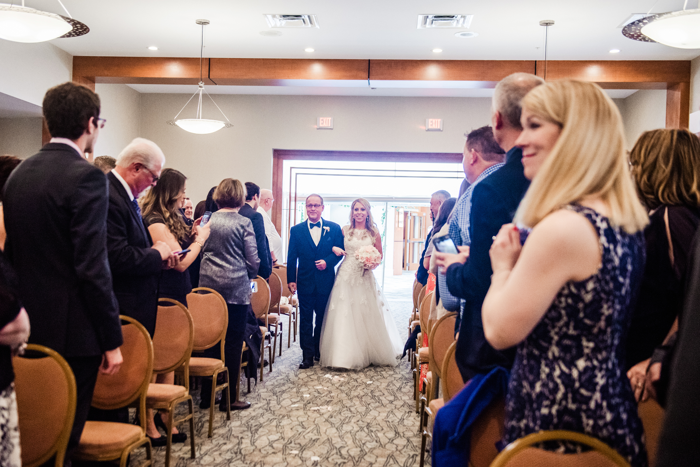 Double_Tree_by_Hilton_Rochester_Wedding_JILL_STUDIO_Rochester_NY_Photographer_DSC_4186.jpg