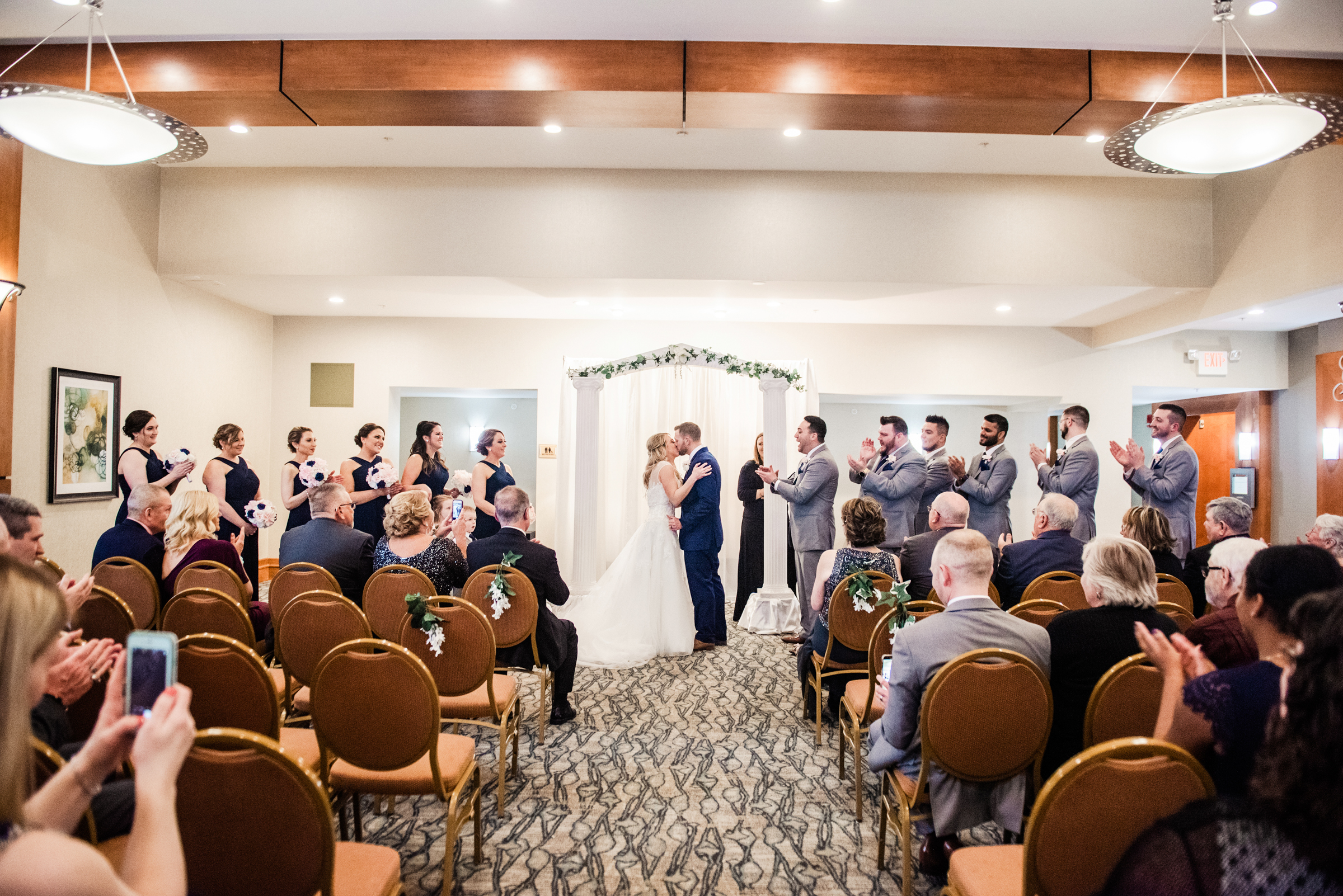 Double_Tree_by_Hilton_Rochester_Wedding_JILL_STUDIO_Rochester_NY_Photographer_DSC_4261.jpg