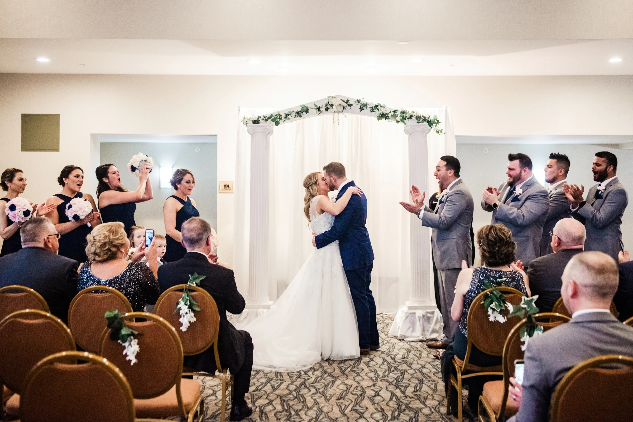 Double_Tree_by_Hilton_Rochester_Wedding_JILL_STUDIO_Rochester_NY_Photographer_DSC_4262.jpg