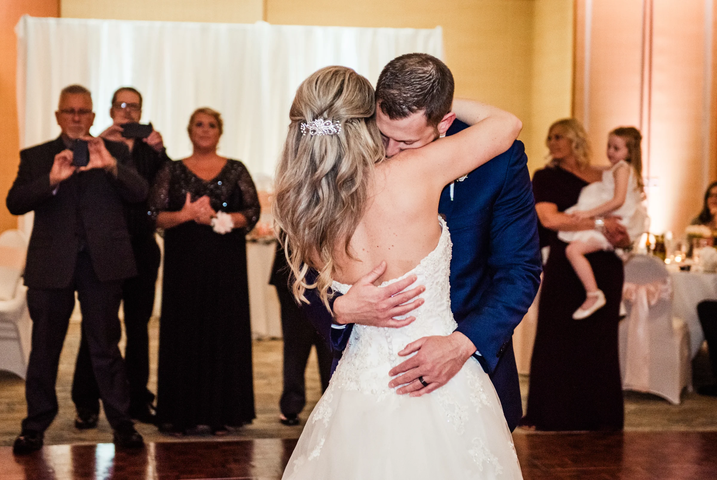 Double_Tree_by_Hilton_Rochester_Wedding_JILL_STUDIO_Rochester_NY_Photographer_DSC_4497.jpg