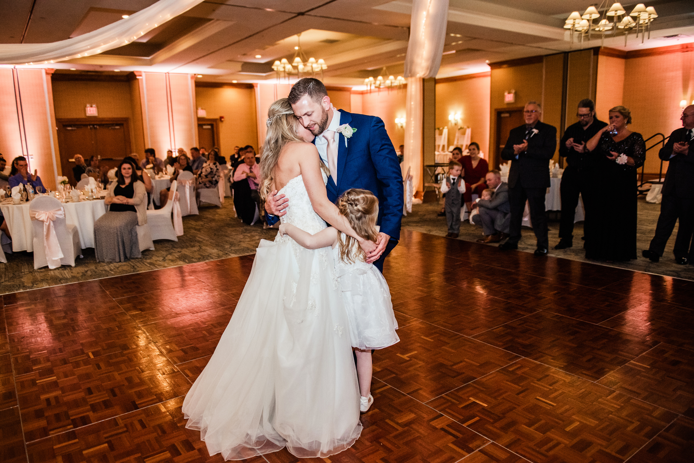 Double_Tree_by_Hilton_Rochester_Wedding_JILL_STUDIO_Rochester_NY_Photographer_DSC_4526.jpg