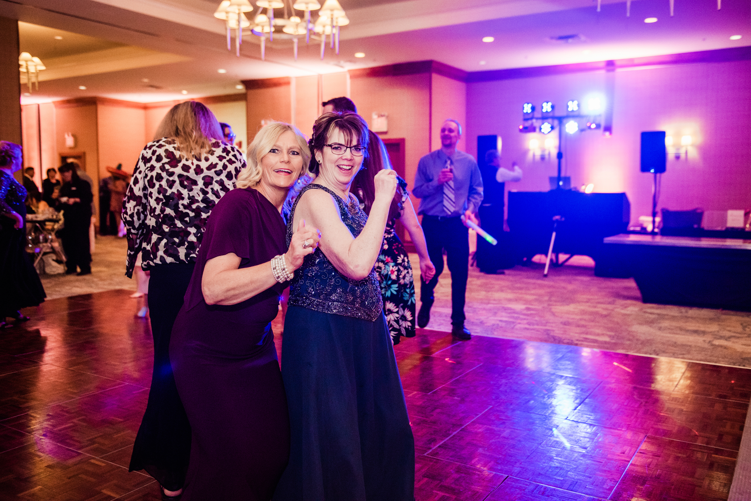 Double_Tree_by_Hilton_Rochester_Wedding_JILL_STUDIO_Rochester_NY_Photographer_DSC_4783.jpg