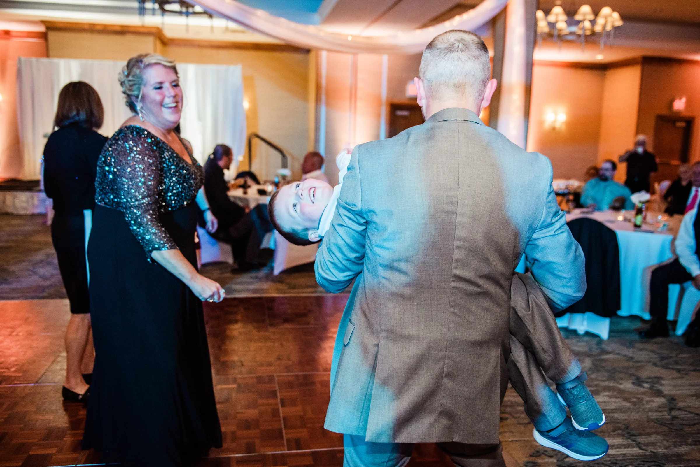 Double_Tree_by_Hilton_Rochester_Wedding_JILL_STUDIO_Rochester_NY_Photographer_DSC_4912.jpg