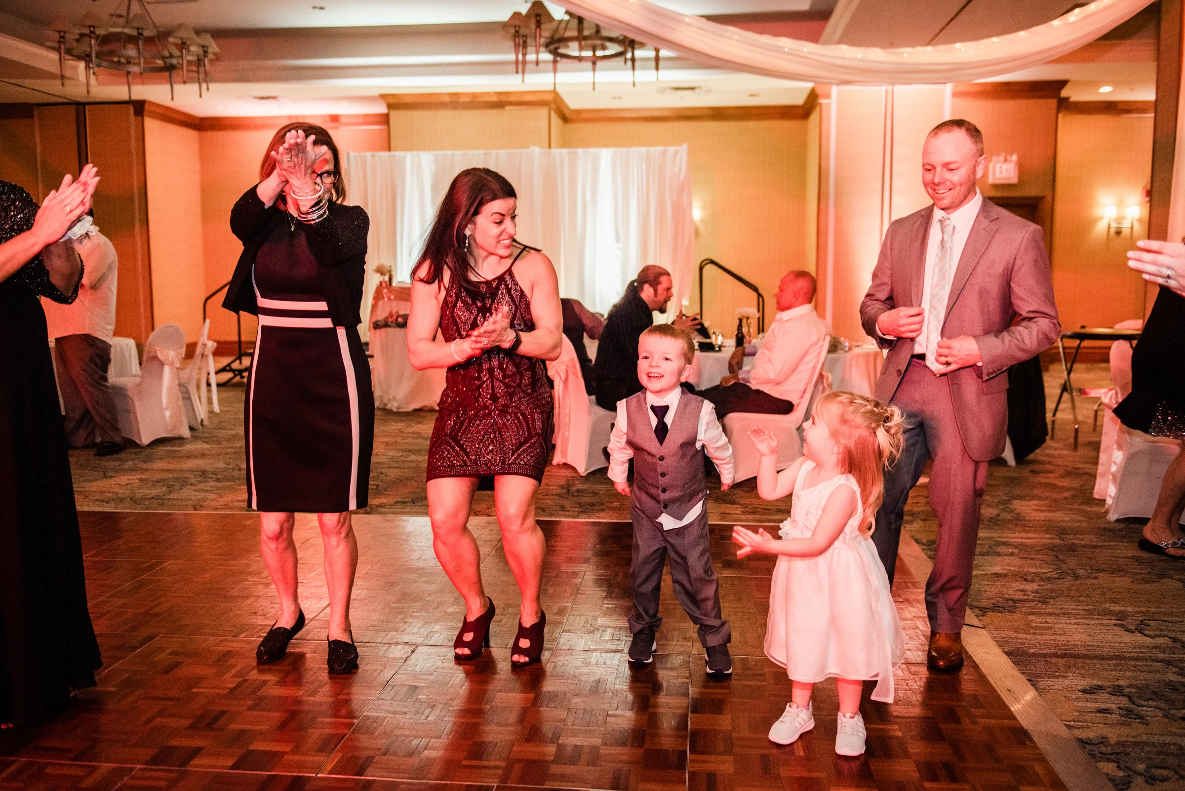 Double_Tree_by_Hilton_Rochester_Wedding_JILL_STUDIO_Rochester_NY_Photographer_DSC_4920.jpg