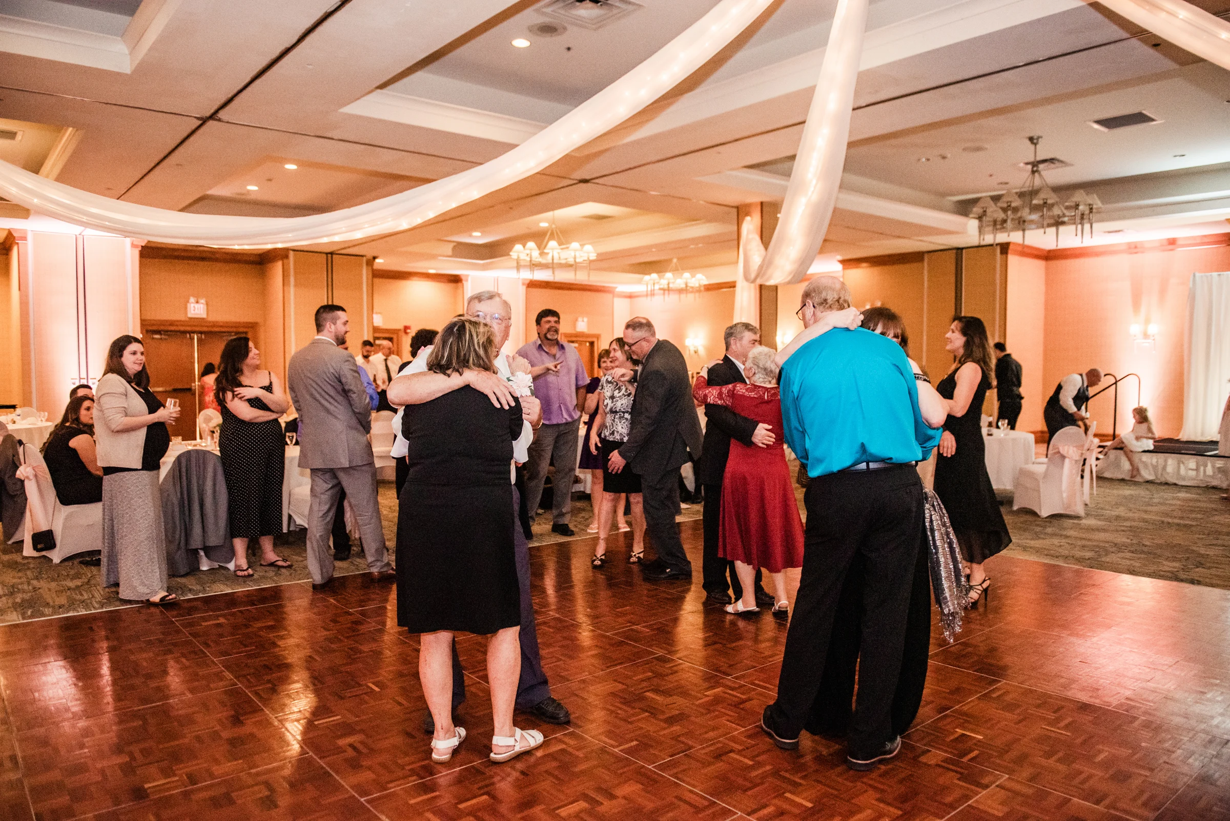 Double_Tree_by_Hilton_Rochester_Wedding_JILL_STUDIO_Rochester_NY_Photographer_DSC_5016.jpg