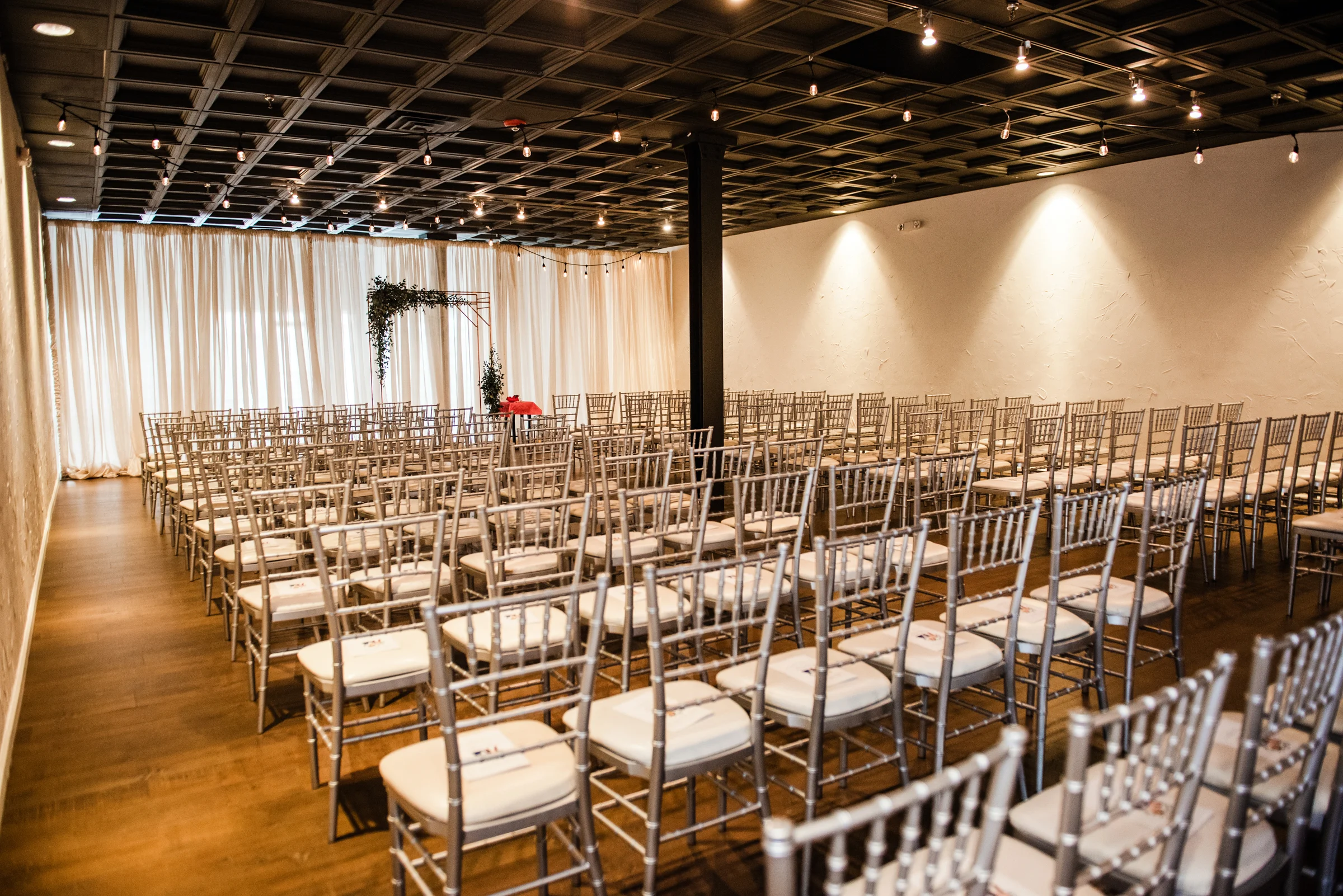 SKY_Armory_Syracuse_Wedding_JILL_STUDIO_Rochester_NY_Photographer_DSC_5721.jpg