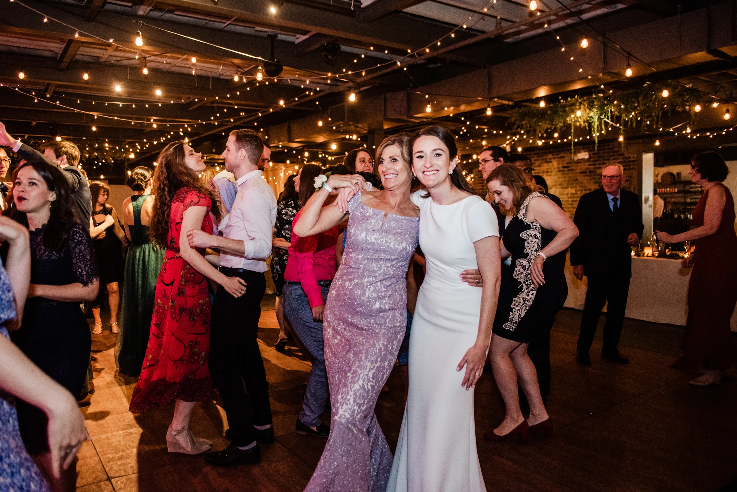 SKY_Armory_Syracuse_Wedding_JILL_STUDIO_Rochester_NY_Photographer_DSC_6366.jpg