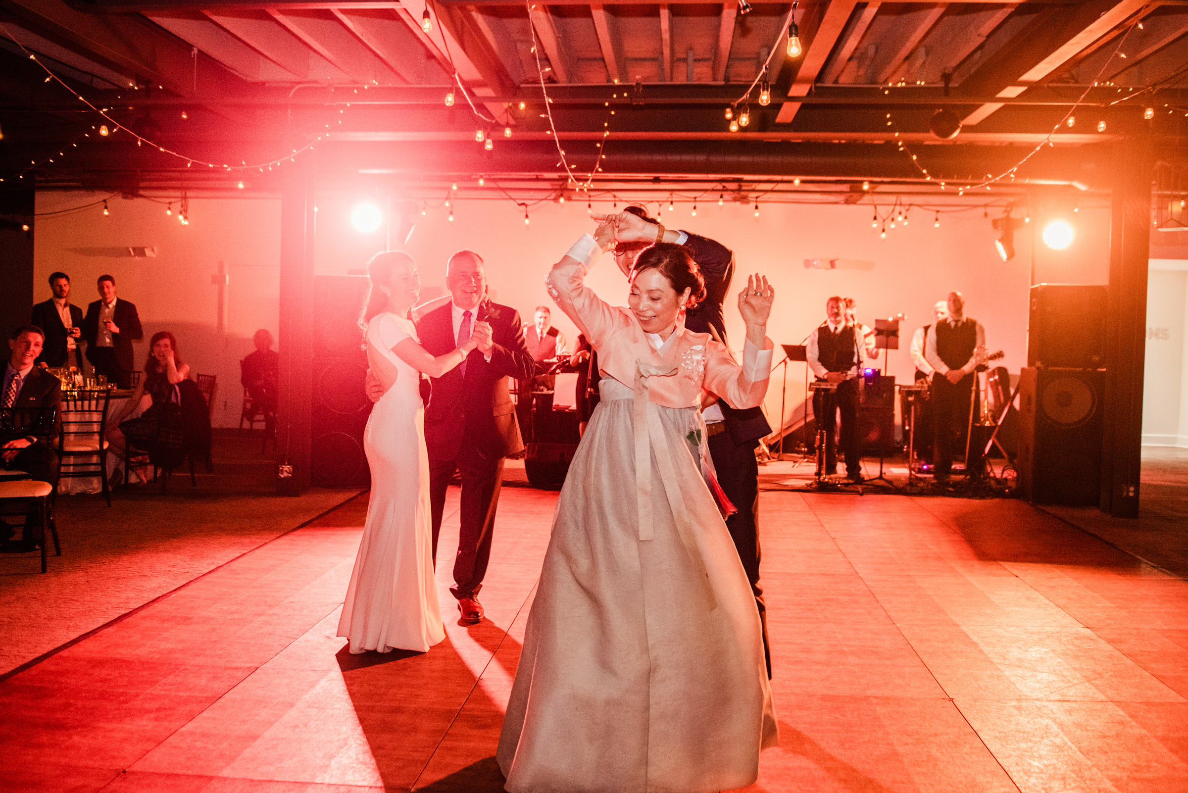 SKY_Armory_Syracuse_Wedding_JILL_STUDIO_Rochester_NY_Photographer_DSC_6456.jpg