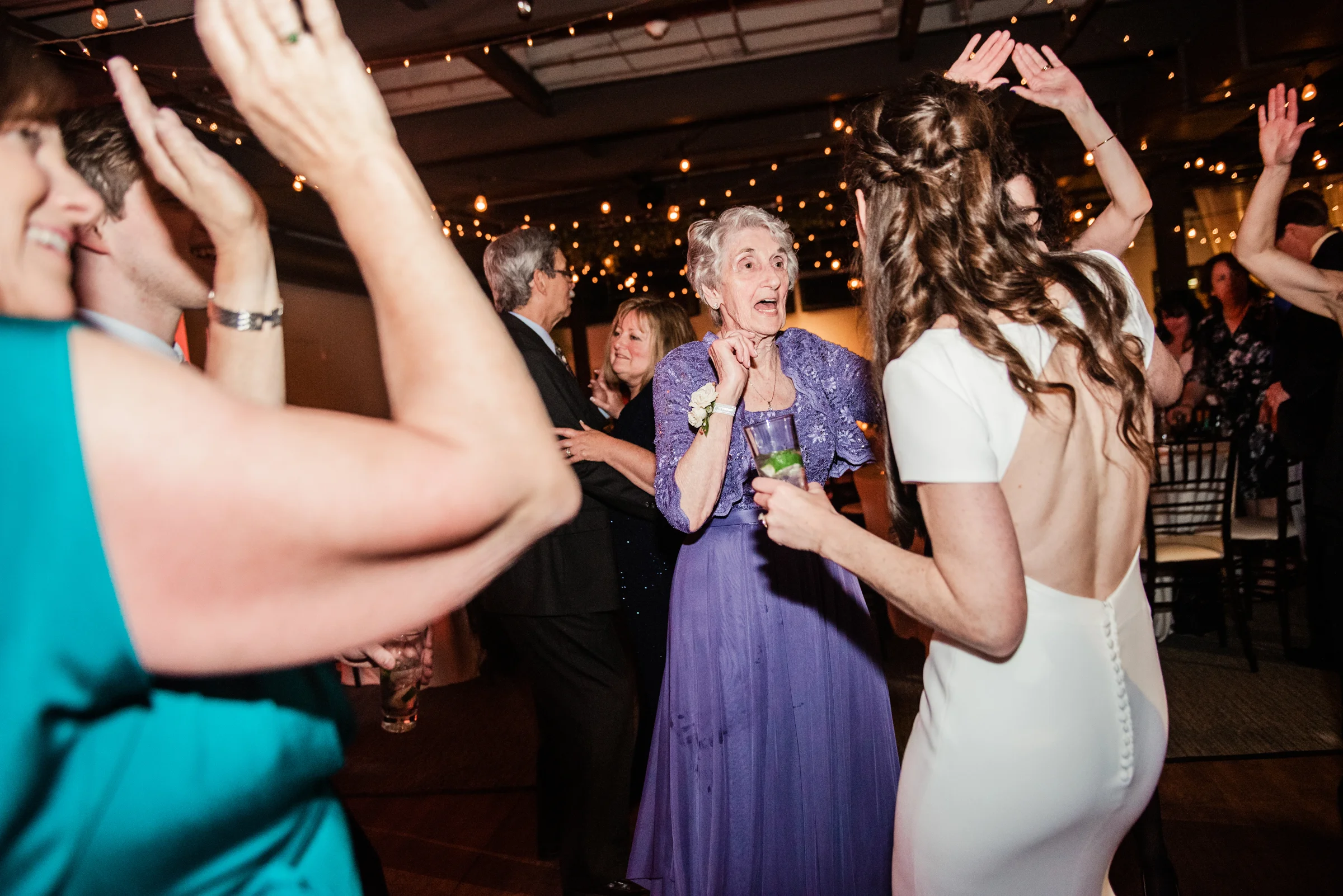SKY_Armory_Syracuse_Wedding_JILL_STUDIO_Rochester_NY_Photographer_DSC_6575.jpg