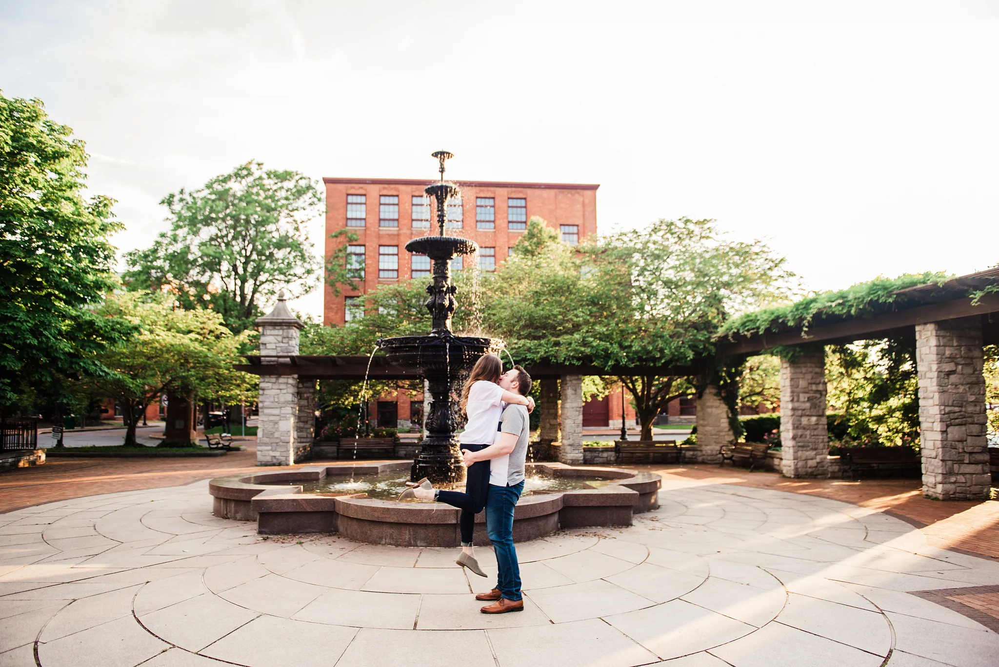 Franklin_Square_Park_Syracuse_Engagement_Session_JILL_STUDIO_Rochester_NY_Photographer_DSC_3923.jpg