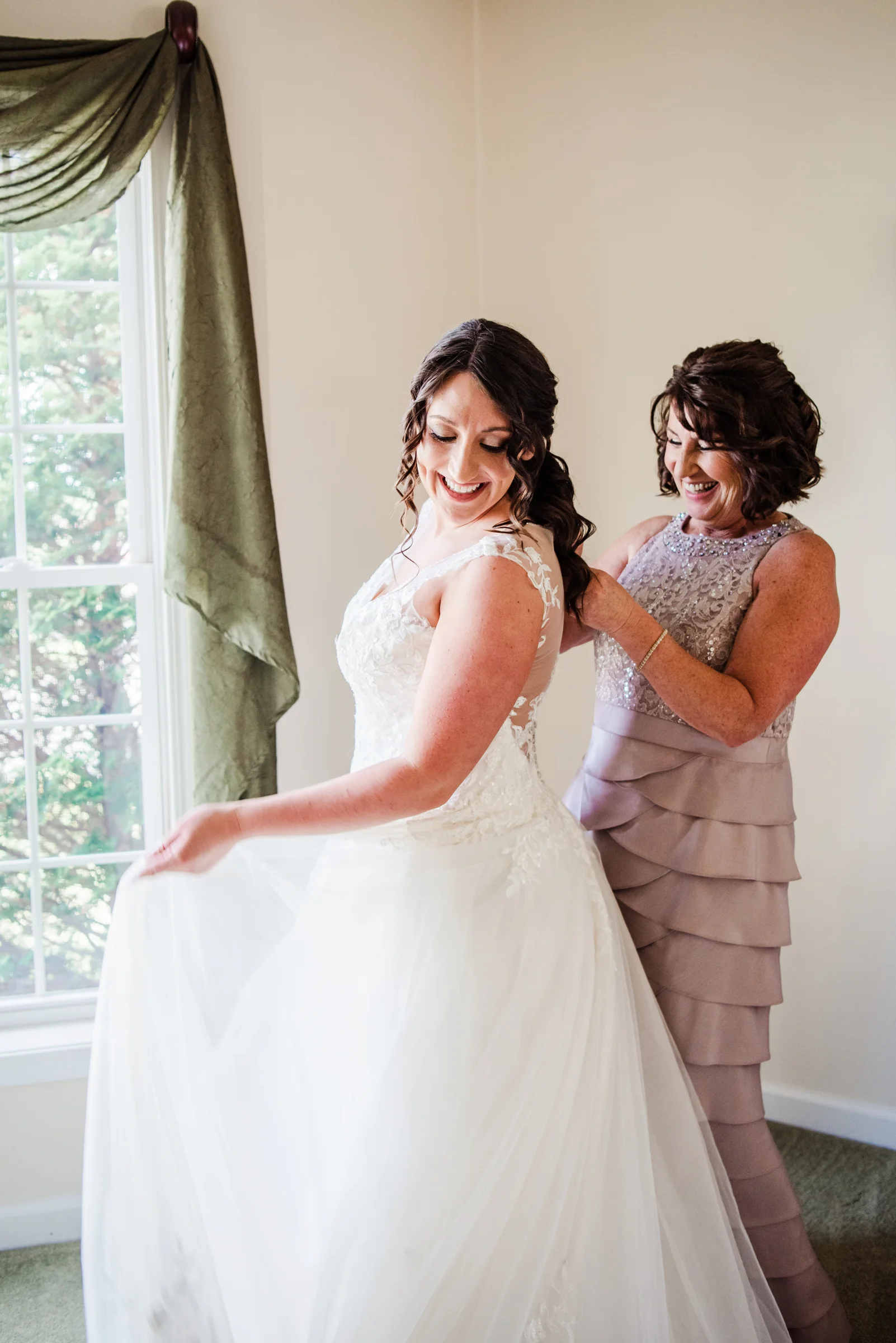 Historic_Old_St_Johns_Church_Valentinos_Banquet_Hall_Central_NY_Wedding_JILL_STUDIO_Rochester_NY_Photographer_DSC_5417.jpg