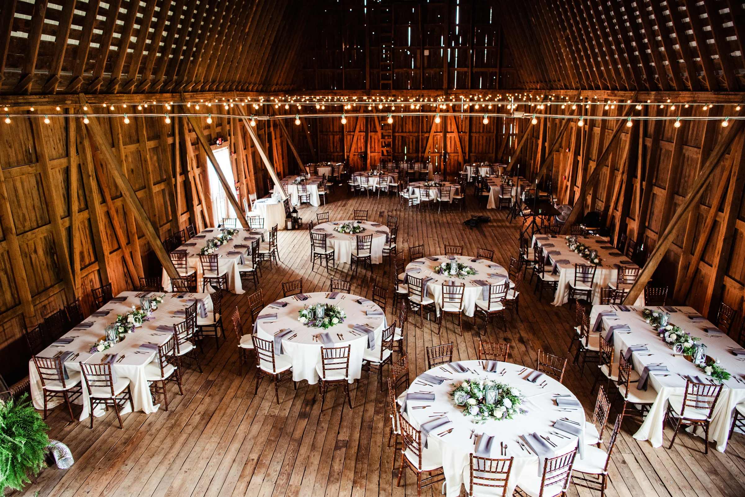 Best_View_Barn_Central_NY_Wedding_JILL_STUDIO_Rochester_NY_Photographer_DSC_3056.jpg