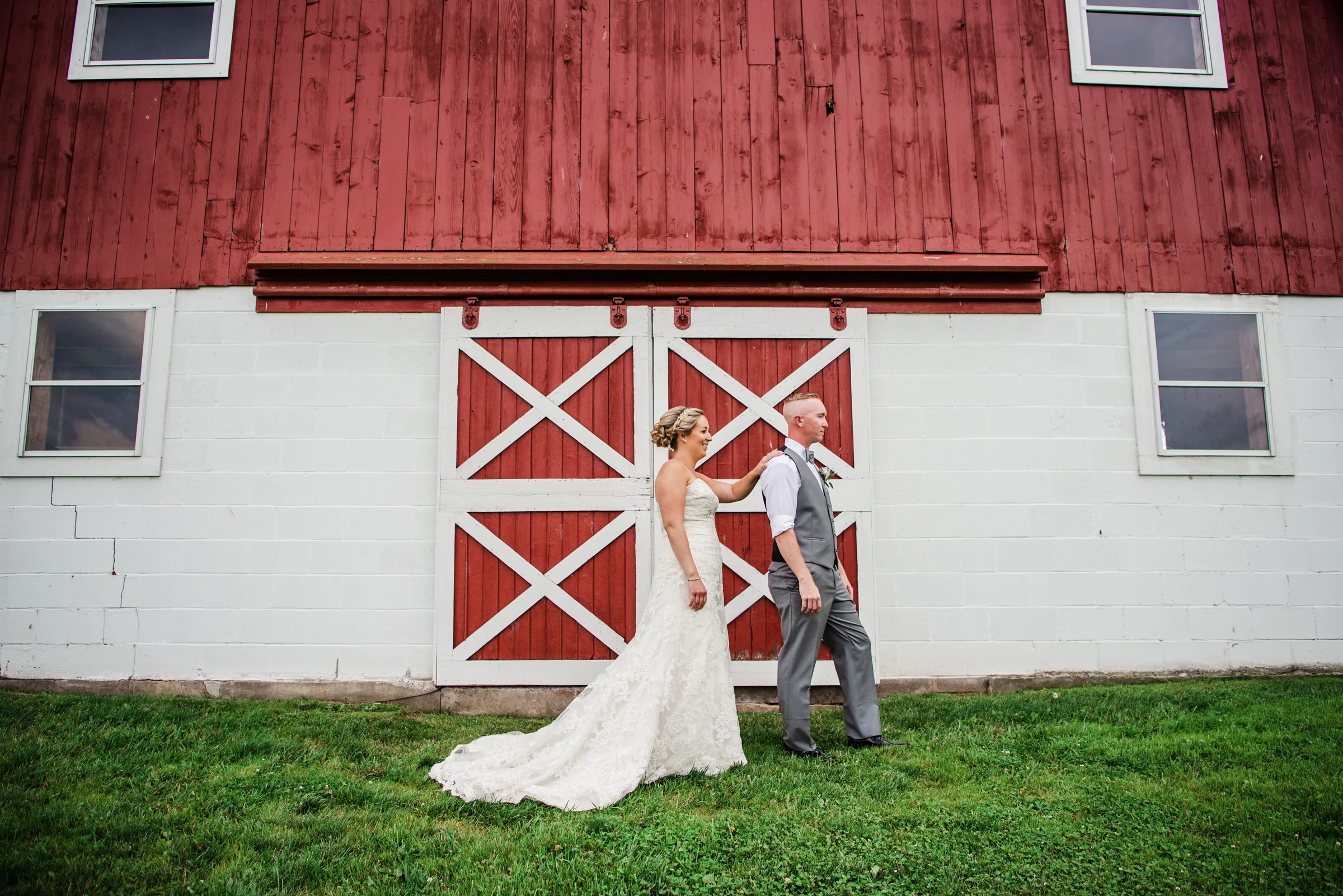 Best_View_Barn_Central_NY_Wedding_JILL_STUDIO_Rochester_NY_Photographer_DSC_3160.jpg