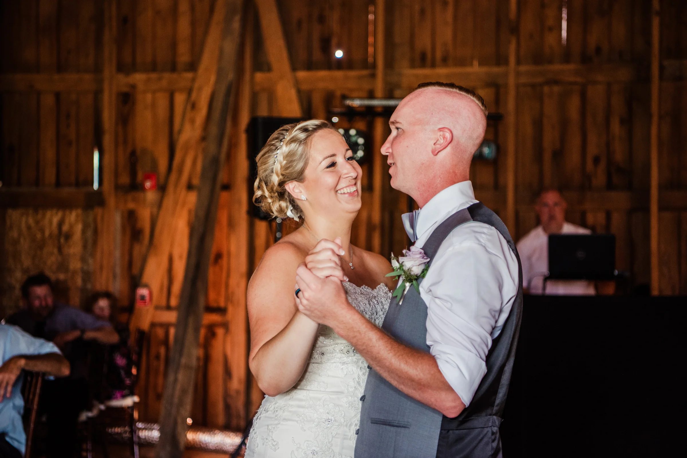 Best_View_Barn_Central_NY_Wedding_JILL_STUDIO_Rochester_NY_Photographer_DSC_3778.jpg
