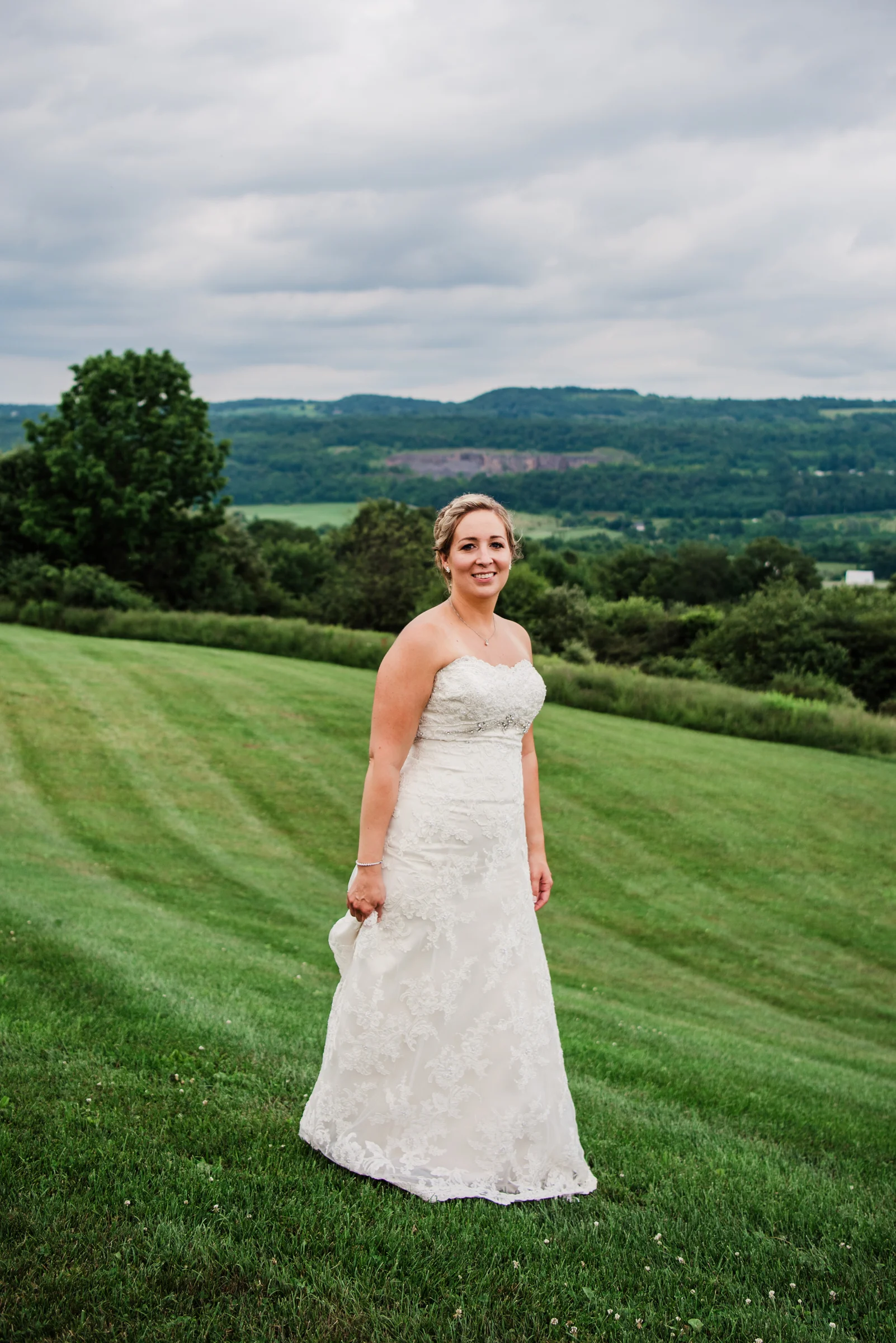 Best_View_Barn_Central_NY_Wedding_JILL_STUDIO_Rochester_NY_Photographer_DSC_3955.jpg