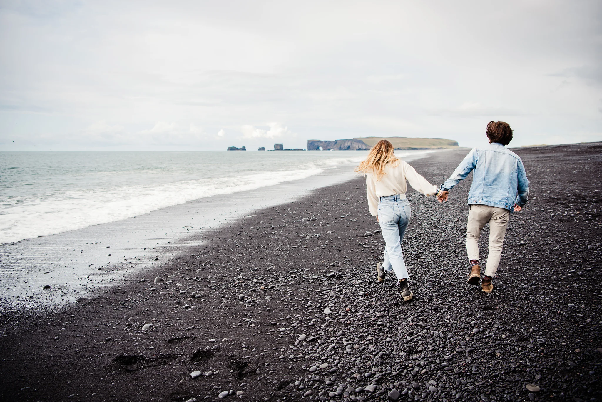 Iceland_Reynisfjara_Black_Sand_Beach_Couples_Session_JILL_STUDIO_Rochester_NY_Photographer_DSC_9683.jpg