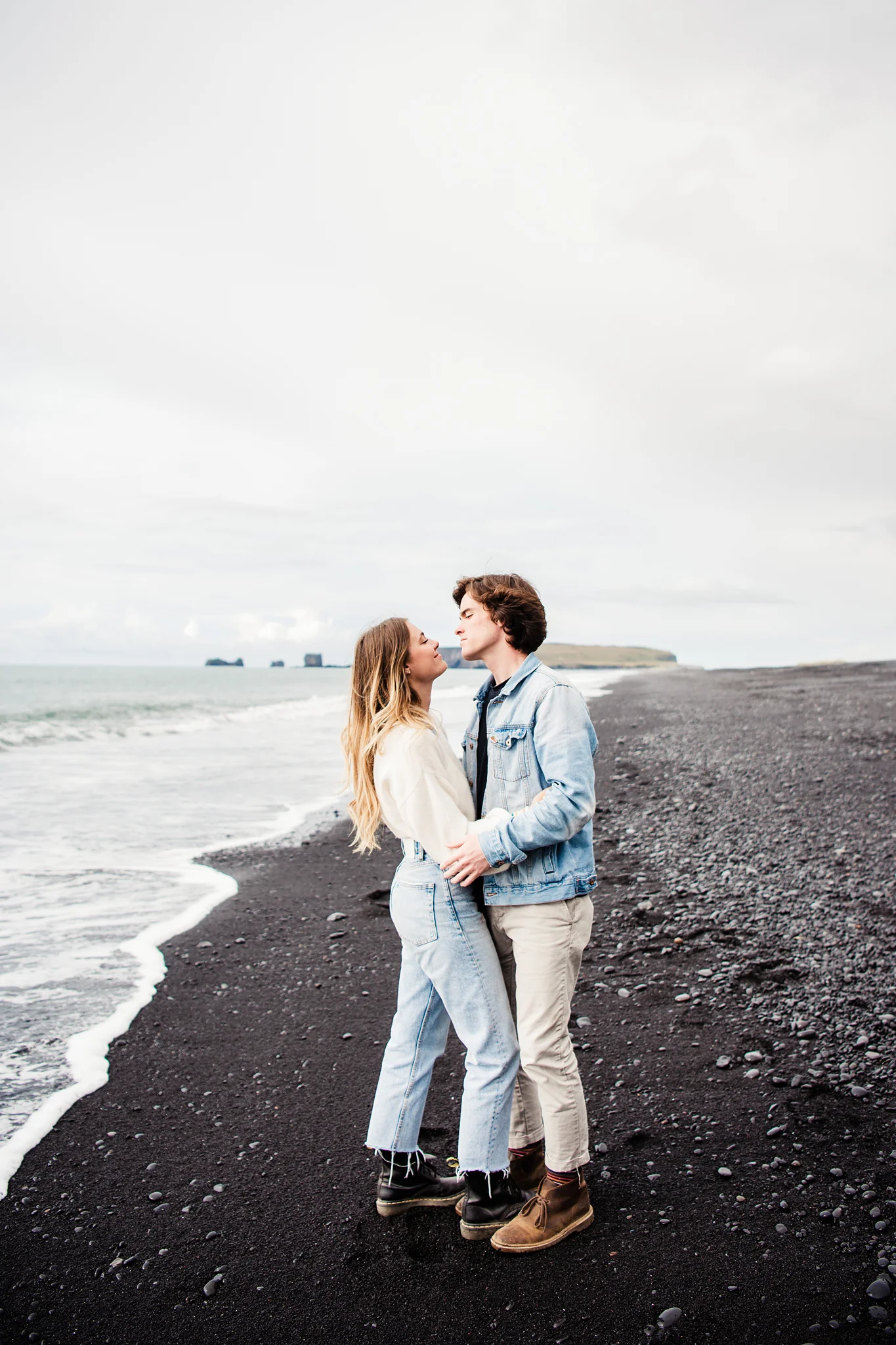 Iceland_Reynisfjara_Black_Sand_Beach_Couples_Session_JILL_STUDIO_Rochester_NY_Photographer_DSC_9699.jpg