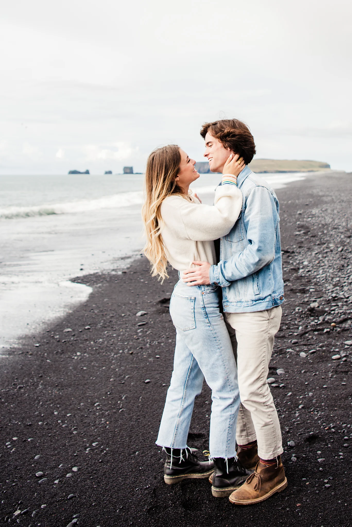 Iceland_Reynisfjara_Black_Sand_Beach_Couples_Session_JILL_STUDIO_Rochester_NY_Photographer_DSC_9700.jpg