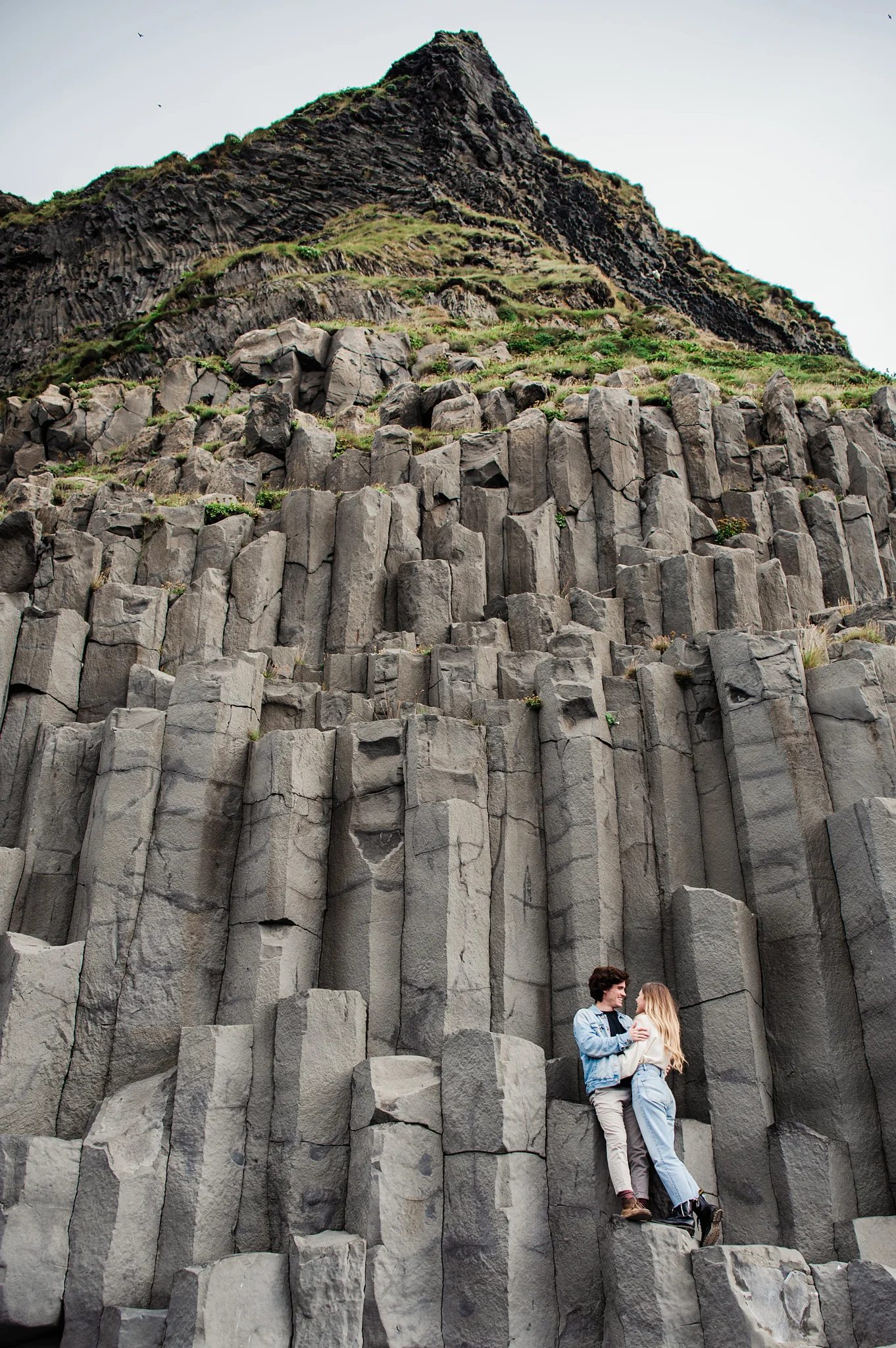 Iceland_Reynisfjara_Black_Sand_Beach_Couples_Session_JILL_STUDIO_Rochester_NY_Photographer_DSC_9758.jpg
