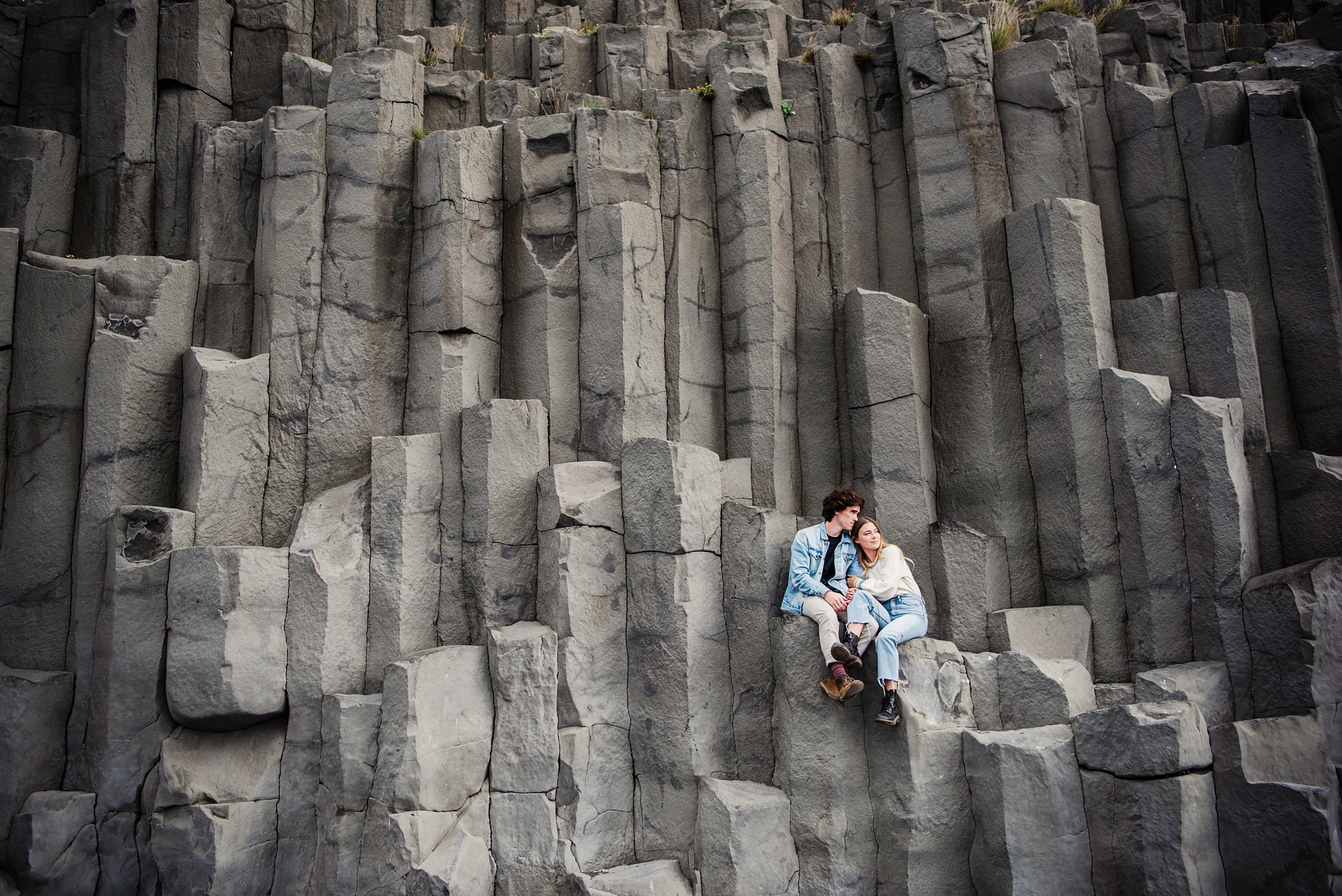 Iceland_Reynisfjara_Black_Sand_Beach_Couples_Session_JILL_STUDIO_Rochester_NY_Photographer_DSC_9762.jpg