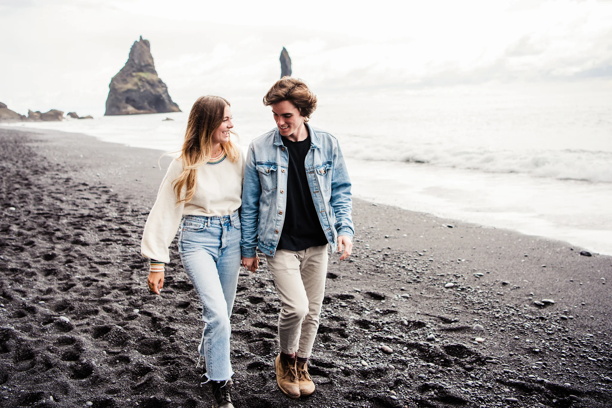 Iceland_Reynisfjara_Black_Sand_Beach_Couples_Session_JILL_STUDIO_Rochester_NY_Photographer_DSC_9793.jpg