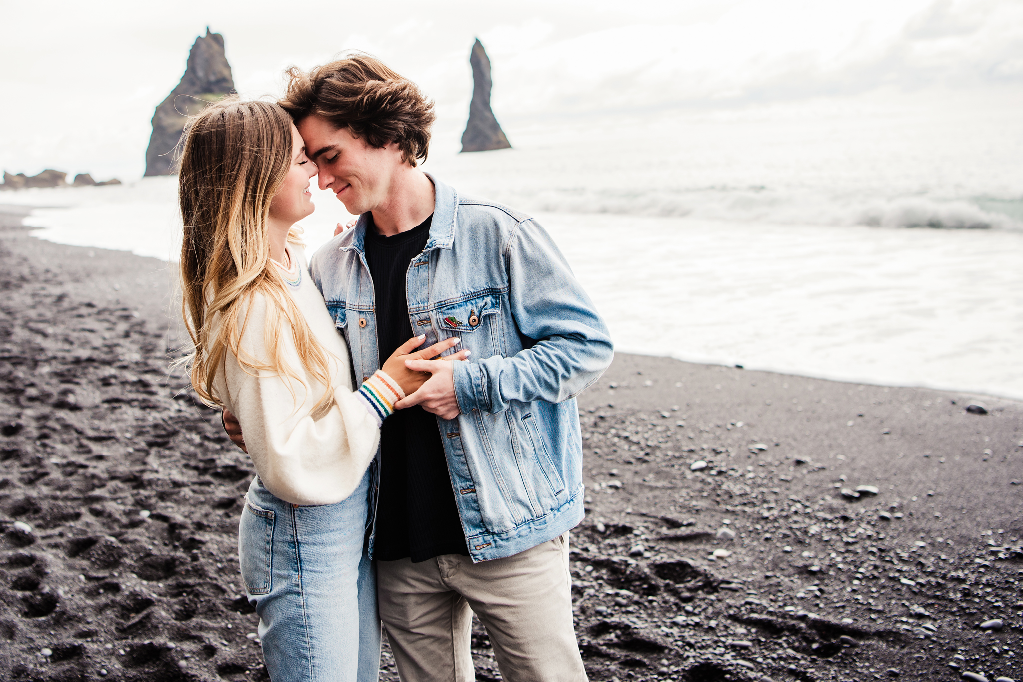 Iceland_Reynisfjara_Black_Sand_Beach_Couples_Session_JILL_STUDIO_Rochester_NY_Photographer_DSC_9801.jpg