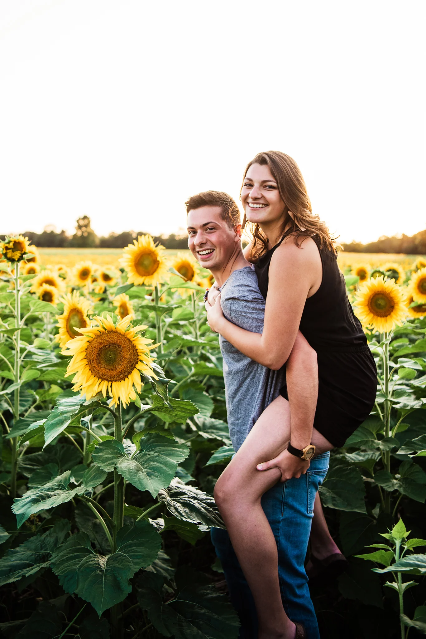 Mendon_Ponds_Park_Sunflower_Farm_Rochester_Engagement_Session_JILL_STUDIO_Rochester_NY_Photographer_DSC_1163.jpg