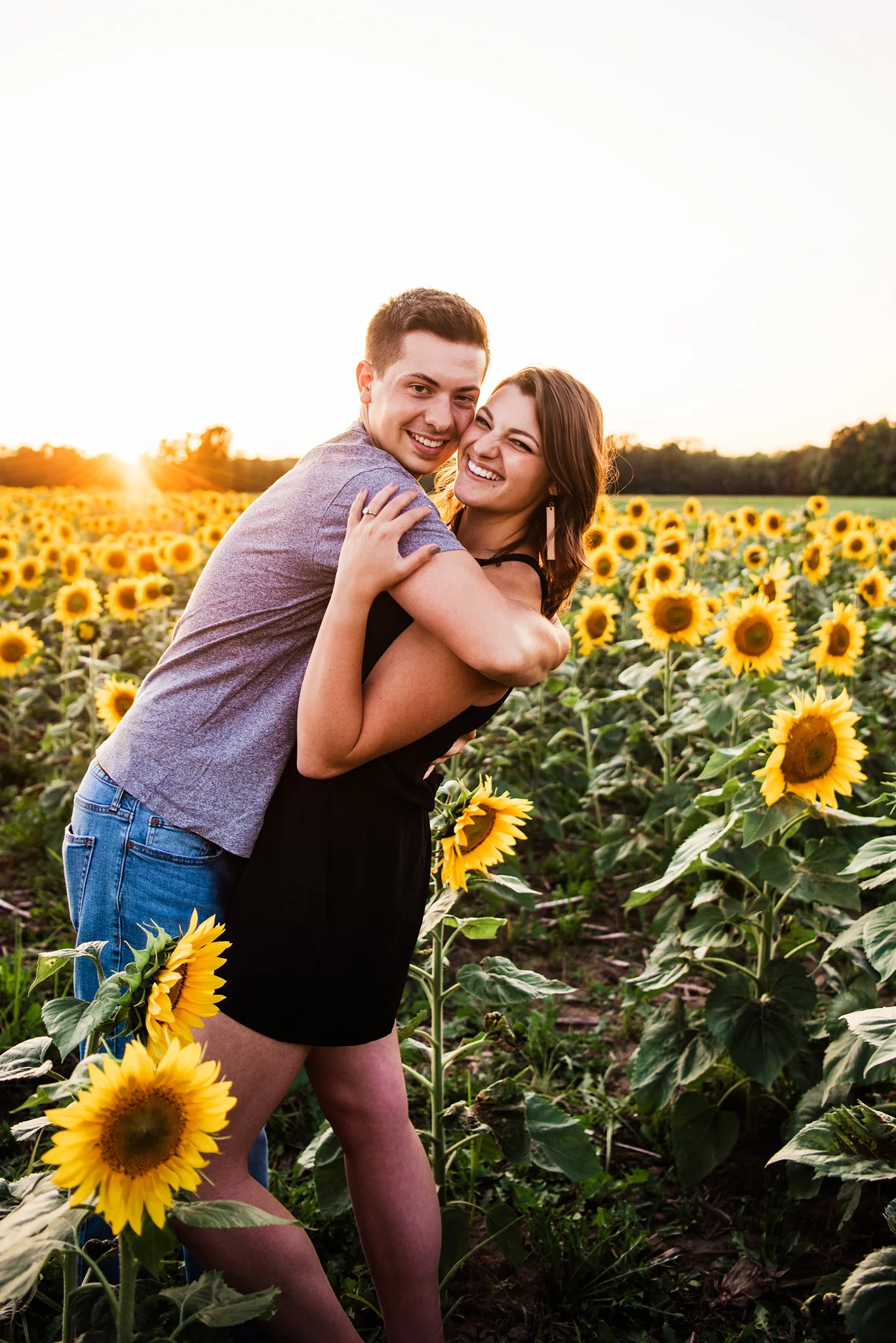Mendon_Ponds_Park_Sunflower_Farm_Rochester_Engagement_Session_JILL_STUDIO_Rochester_NY_Photographer_DSC_1328.jpg