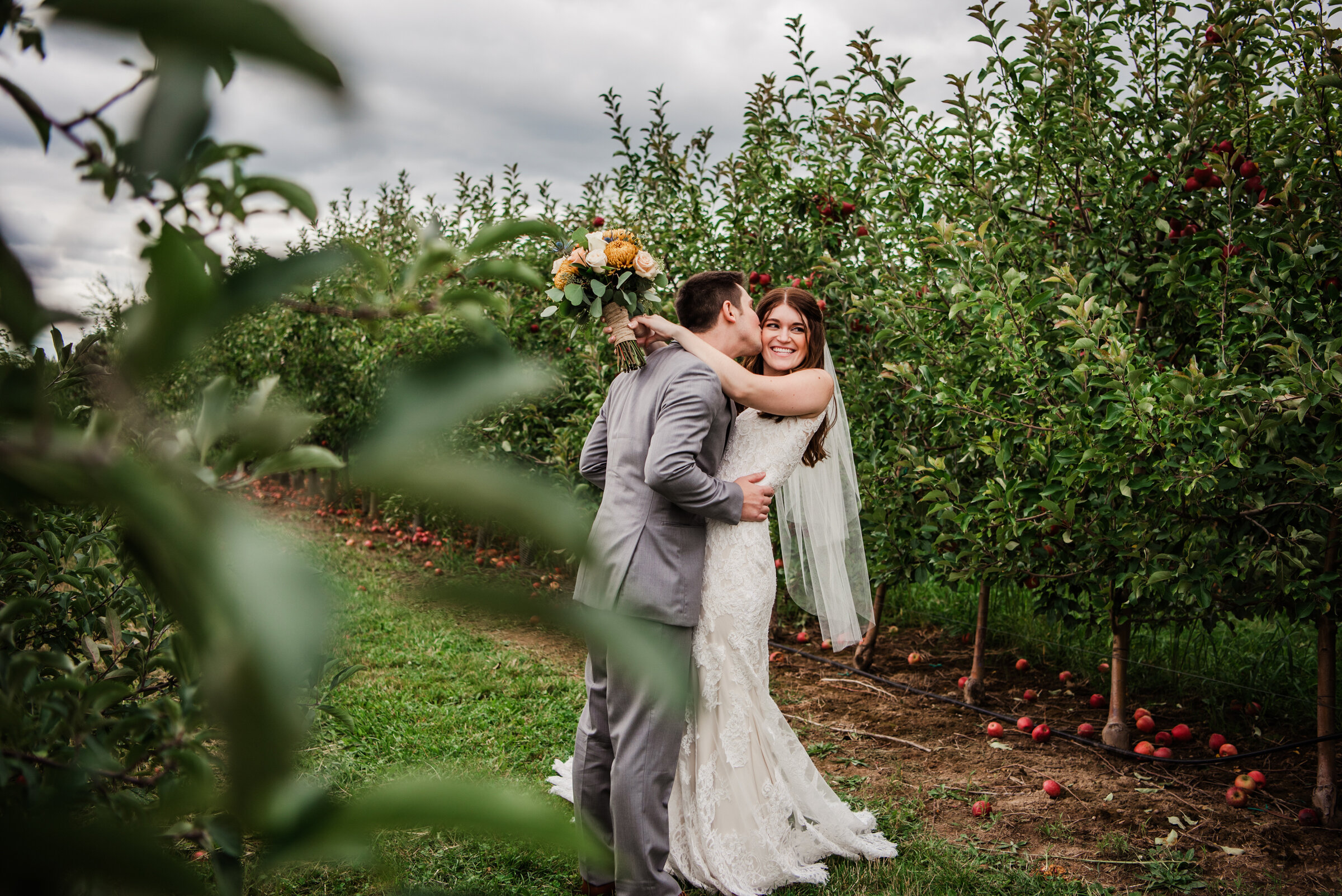 Pomona_at_Blue_Barn_Rochester_Wedding_JILL_STUDIO_Rochester_NY_Photographer_DSC_8273.jpg