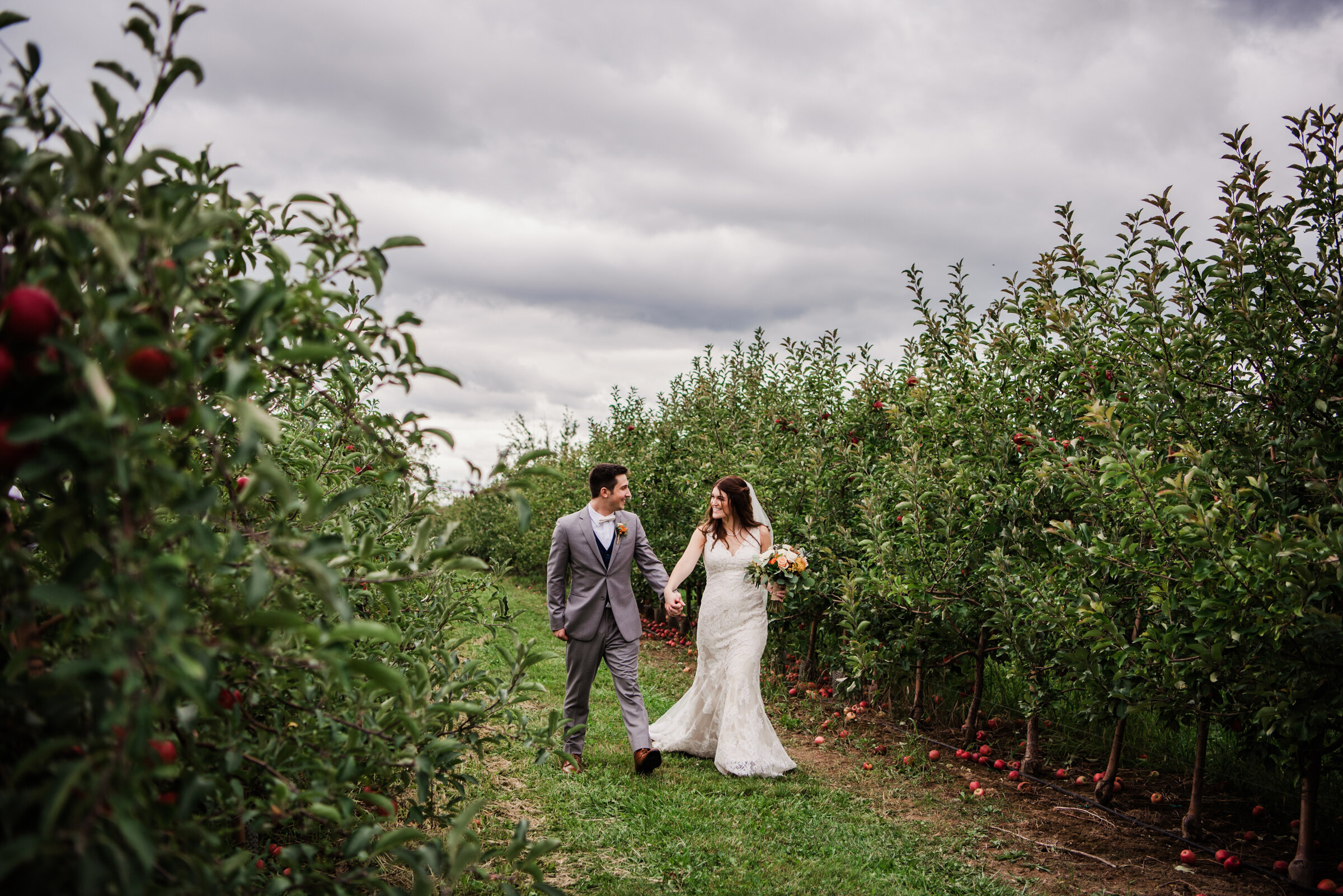 Pomona_at_Blue_Barn_Rochester_Wedding_JILL_STUDIO_Rochester_NY_Photographer_DSC_8265.jpg