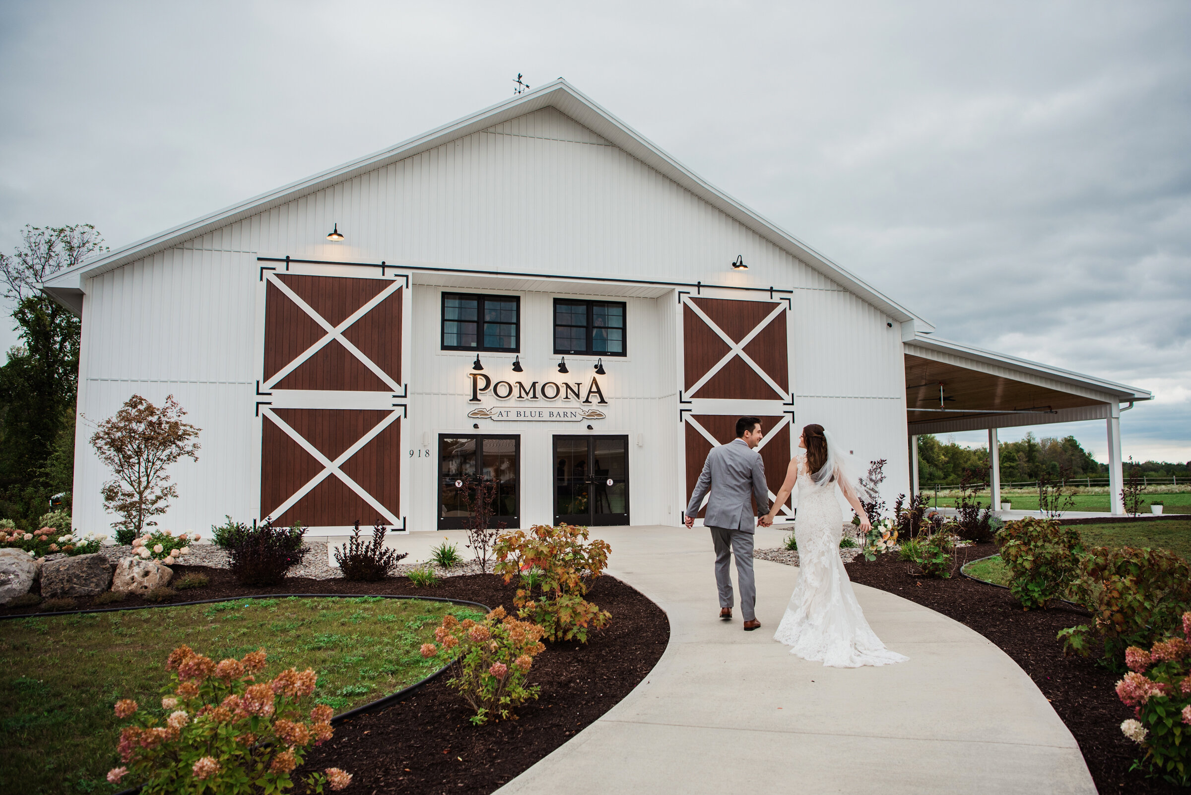 Pomona_at_Blue_Barn_Rochester_Wedding_JILL_STUDIO_Rochester_NY_Photographer_DSC_8501.jpg