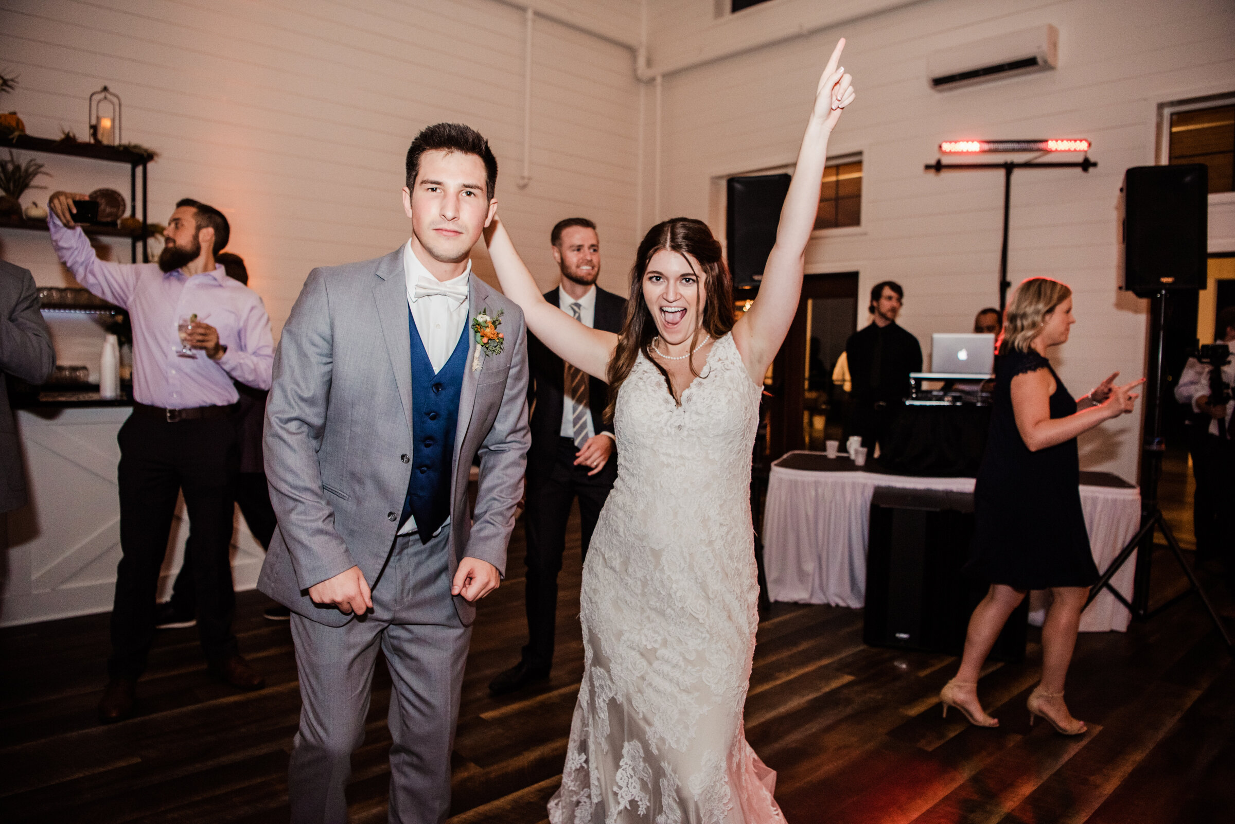 Pomona_at_Blue_Barn_Rochester_Wedding_JILL_STUDIO_Rochester_NY_Photographer_DSC_8910.jpg